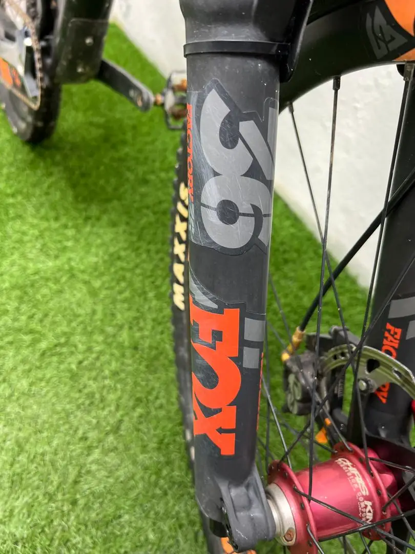 Yeti SB5 carbon Complete Bike