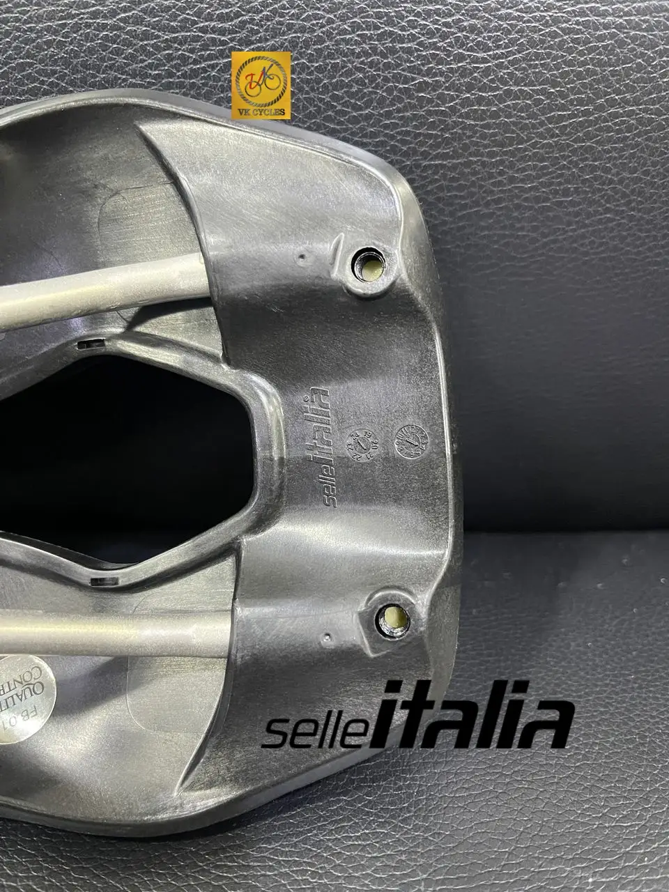 [Genuine] SELLE ITALIA WATT TI316 GEL SUPERFLOW U3 133mm - 231g