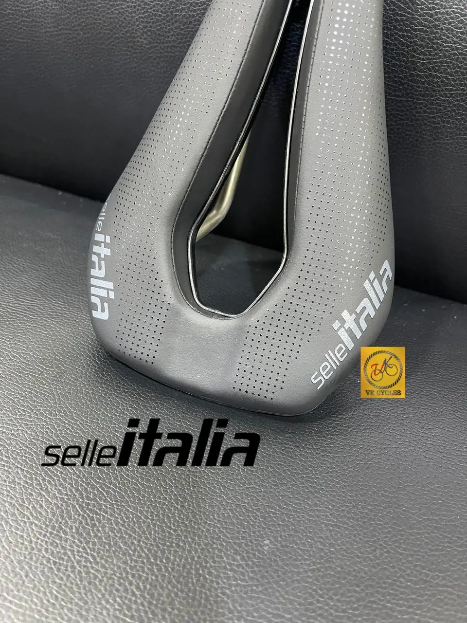 [Genuine] SELLE ITALIA WATT TI316 GEL SUPERFLOW U3 133mm - 231g