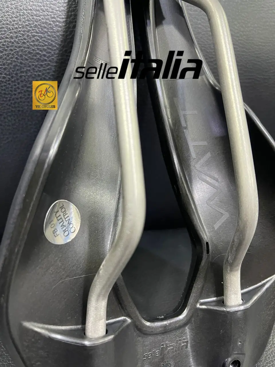 [Genuine] SELLE ITALIA WATT TI316 GEL SUPERFLOW U3 133mm - 231g