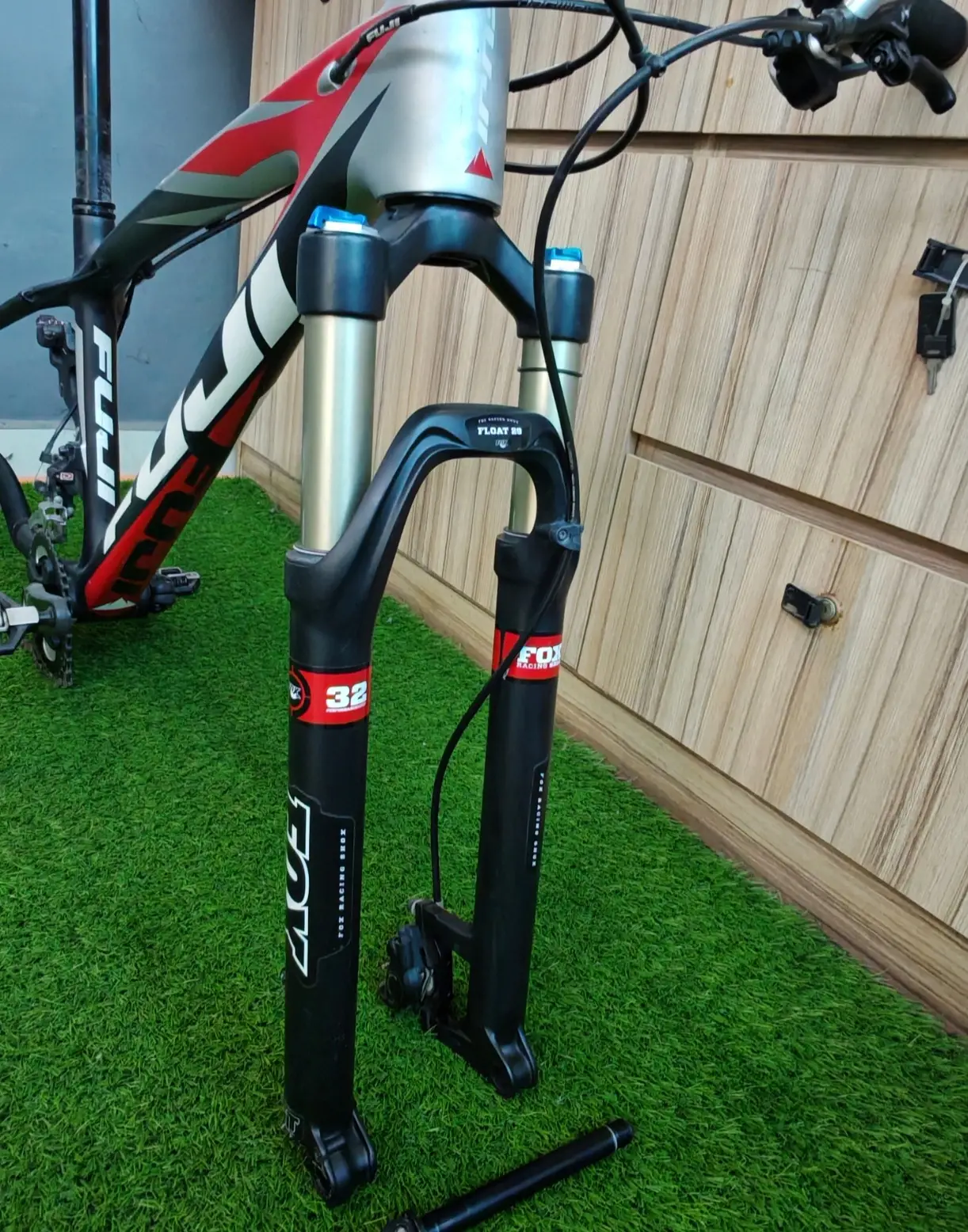 Fox Performance 32 Fit4 (29er) 100mm travel (Brand New !)