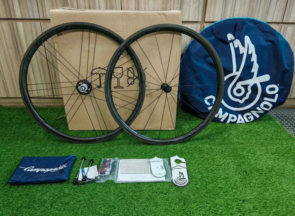 Campagnolo Bora WTO 33 -RimBrake- Clincher - Brand New!!!