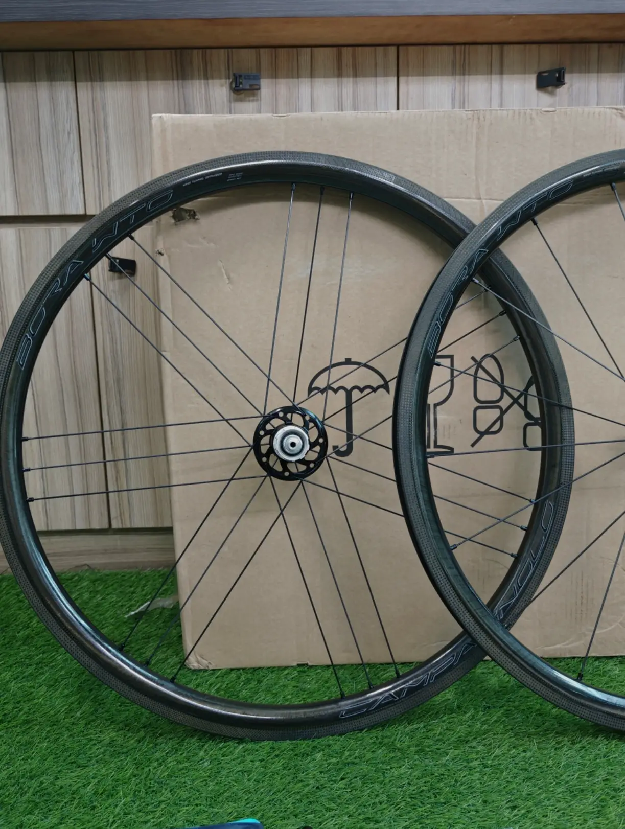 Campagnolo Bora WTO 33 -RimBrake- Clincher - Brand New!!!