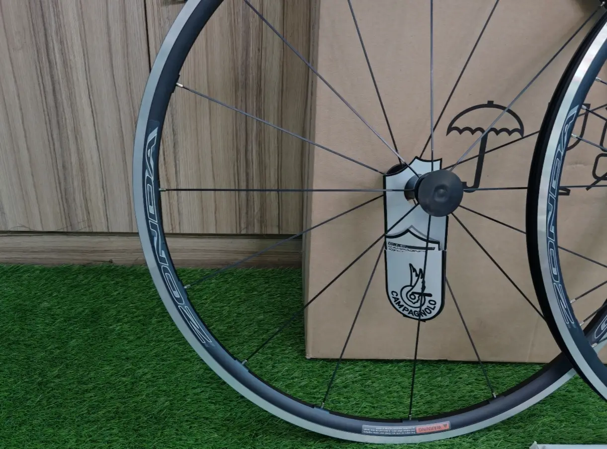 Campagnolo Zonda C17 (RimBrake; Clincher) Brand New !!!!