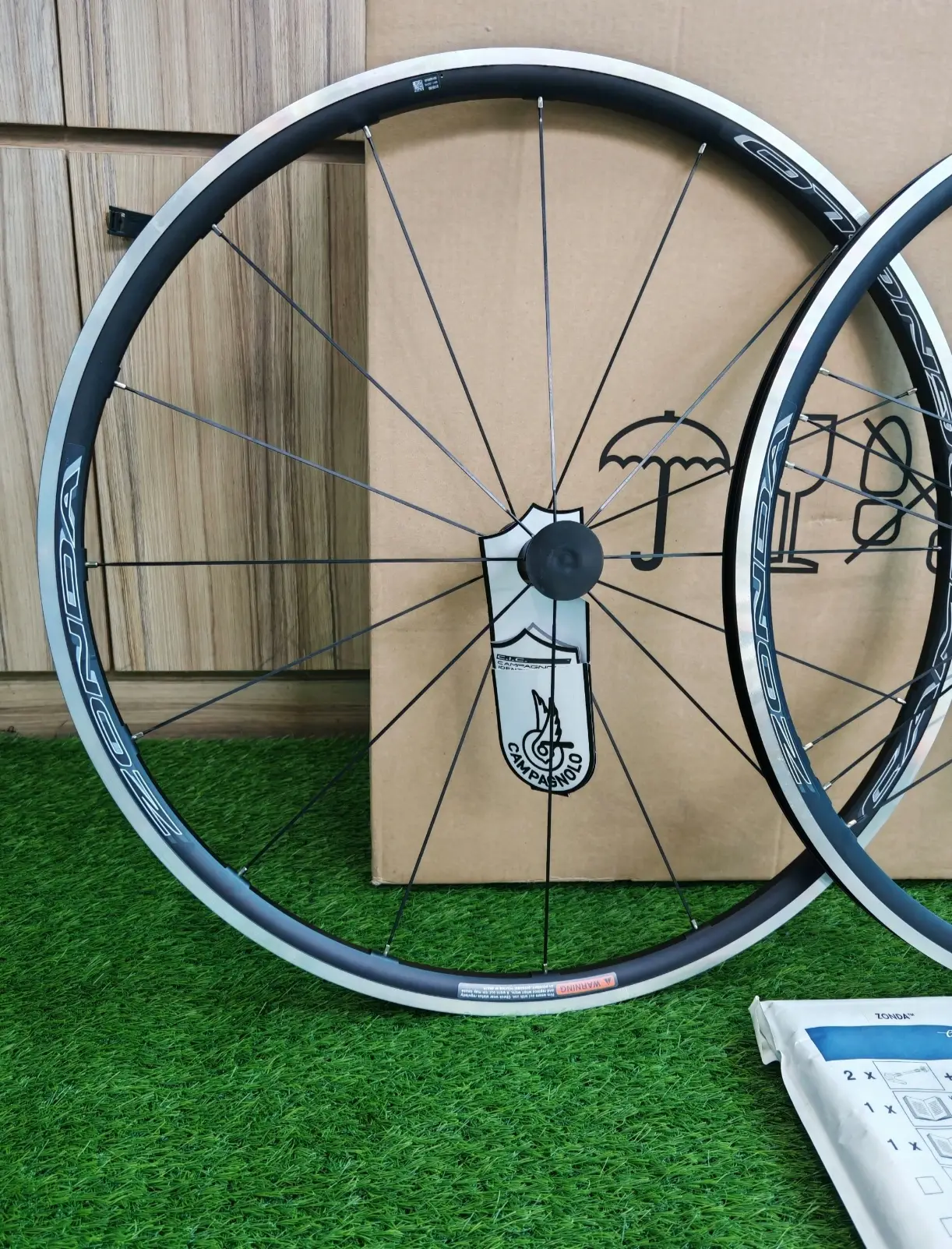 Campagnolo Zonda C17 (RimBrake; Clincher) Brand New !!!!