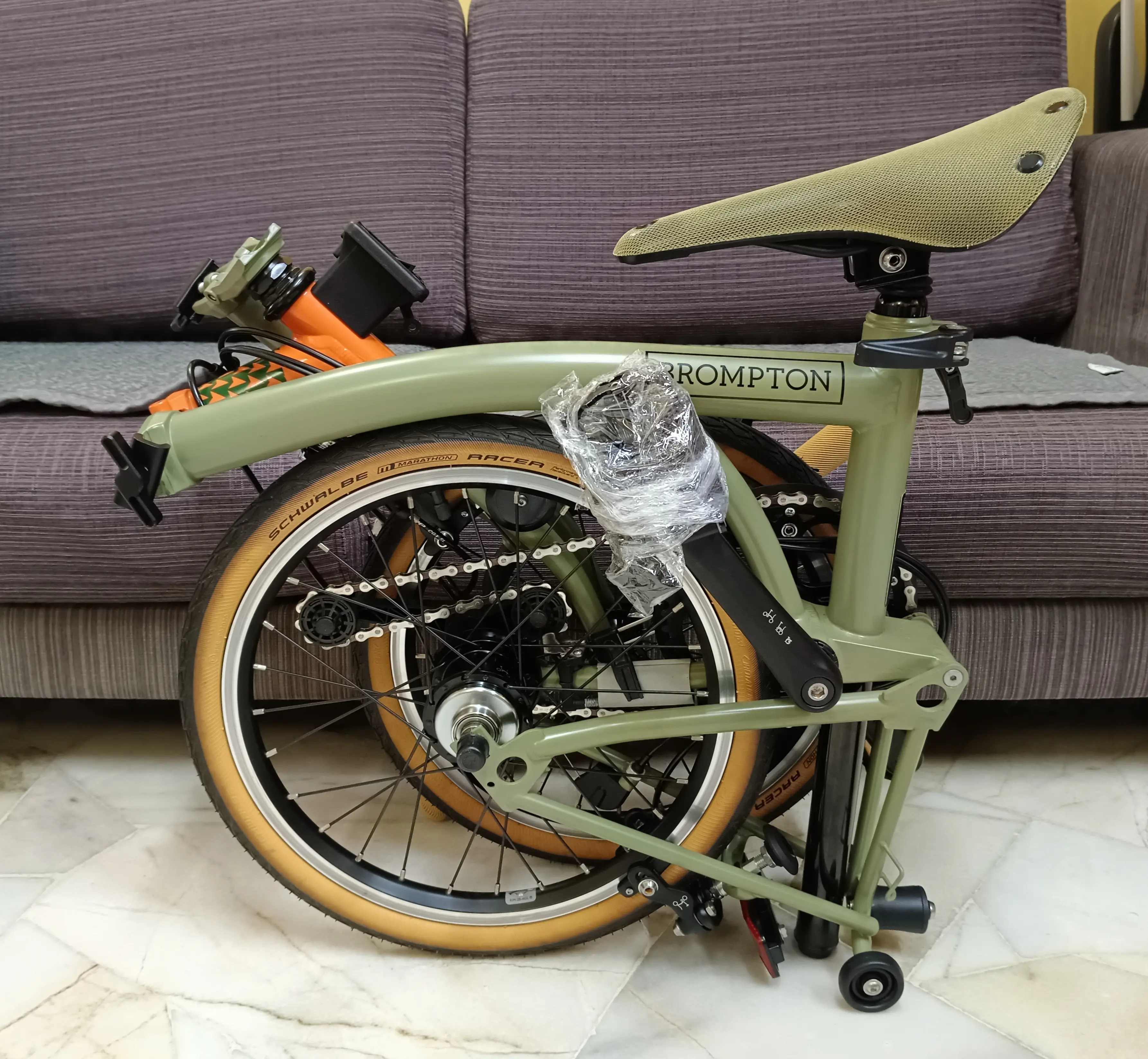 Brompton Explore M6E - Limited Edition - Excellent condition & Really New - Full set