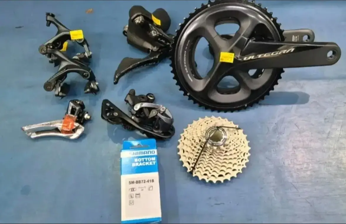 Shimano Ultegra (R8000) RimBrake - 11Speeds (Brand New !!)