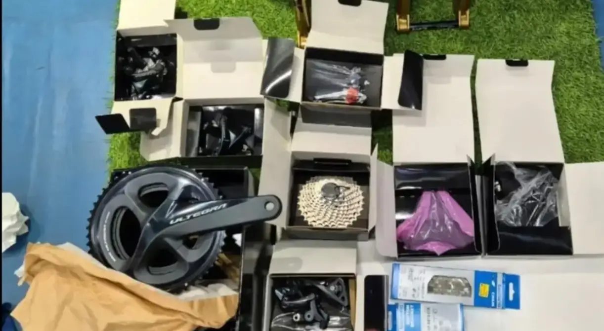 Shimano Ultegra (R8000) RimBrake - 11Speeds (Brand New !!)