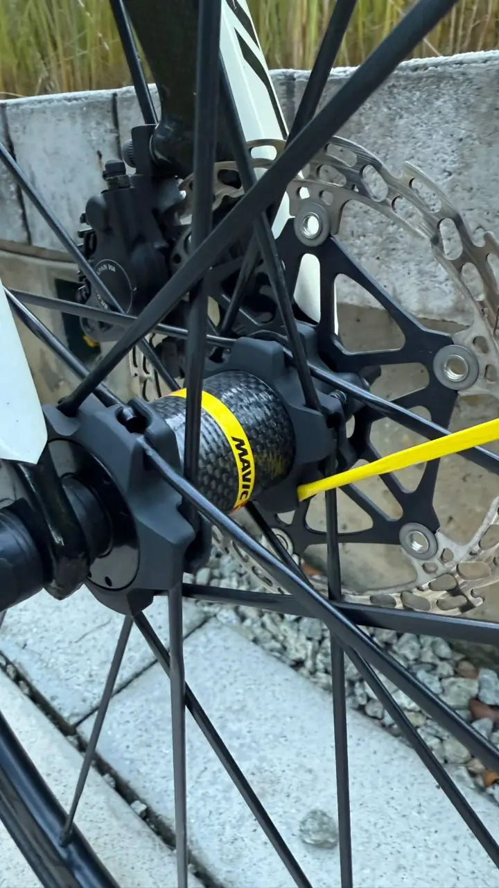 Custom-Built Hybrid – Lightweight & Versatile
