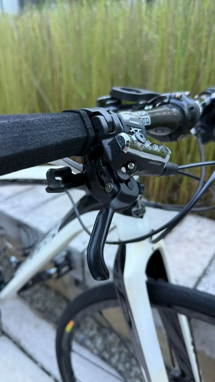 Custom-Built Hybrid – Lightweight & Versatile