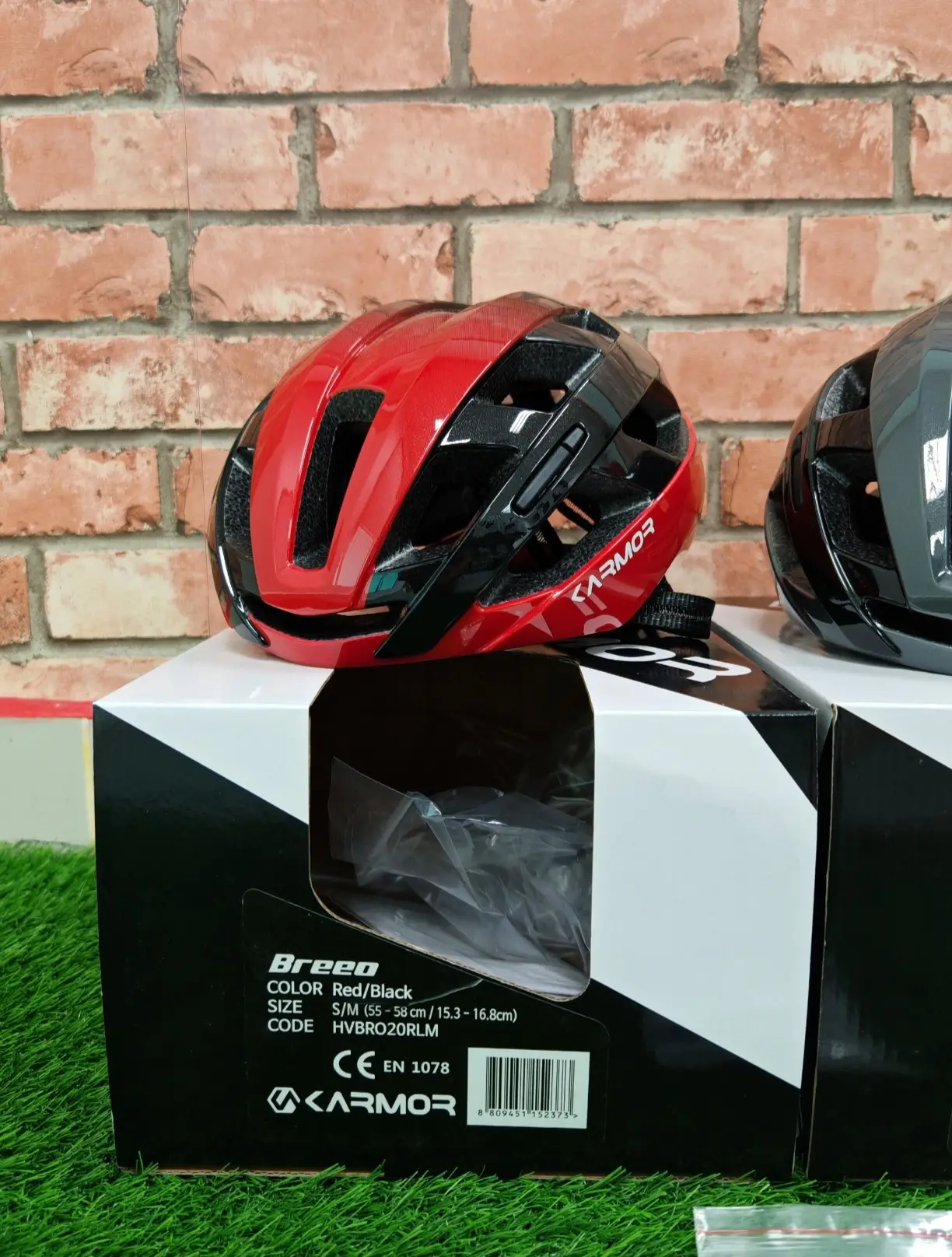KARMOR Breeo (S/M & L) Helmet - Brand New !!