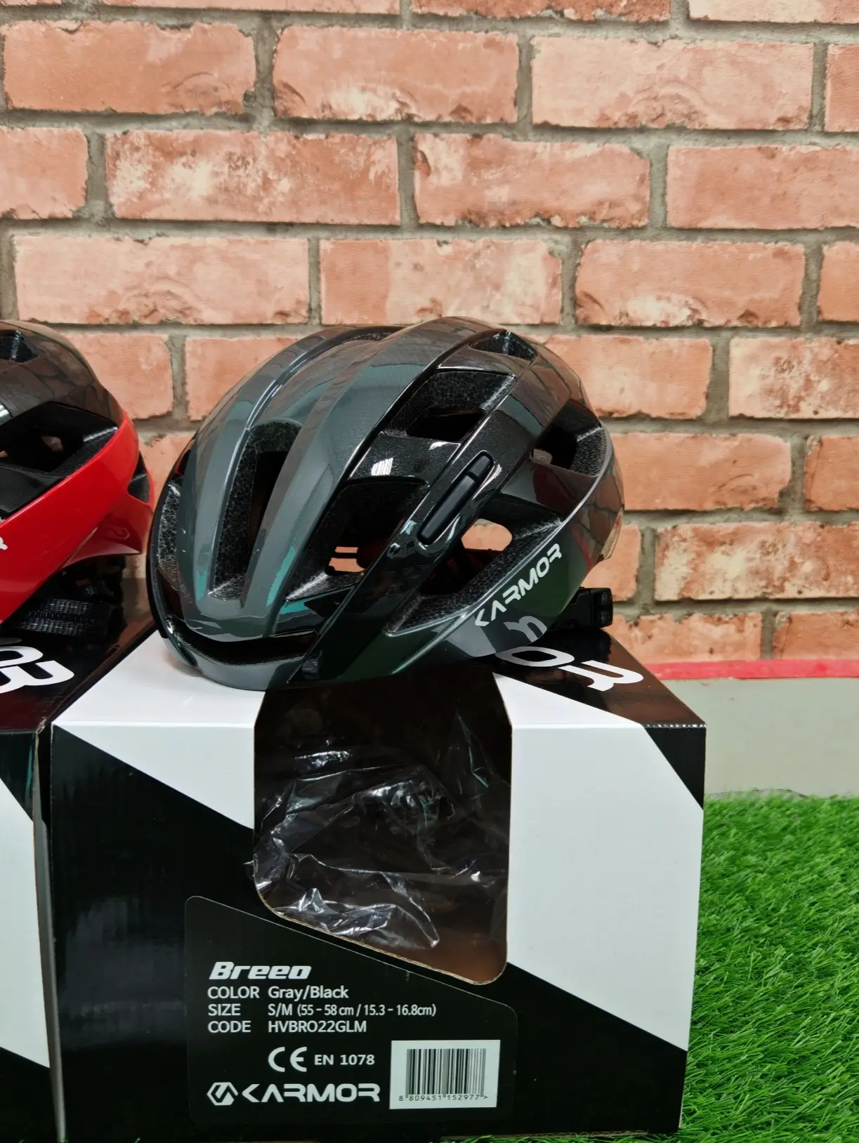 KARMOR Breeo (S/M & L) Helmet - Brand New !!