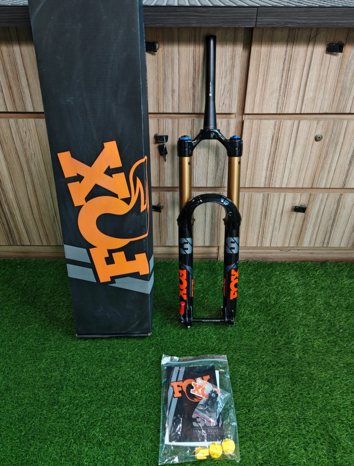 Fox Factory 38 Float (29er/27.5+) 180mm - (Brand New !!)