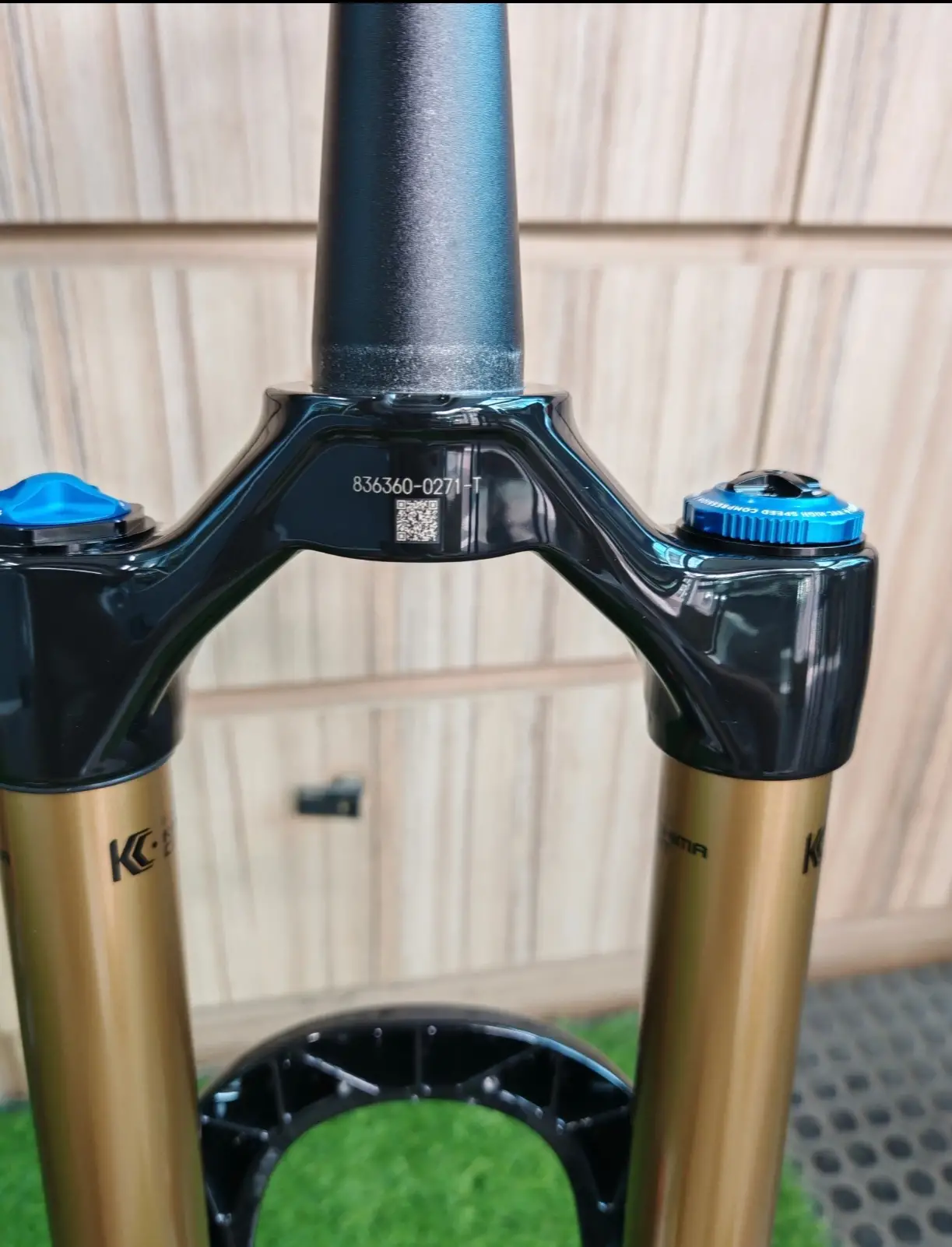 Fox Factory 38 Float (29er/27.5+) 180mm - (Brand New !!)
