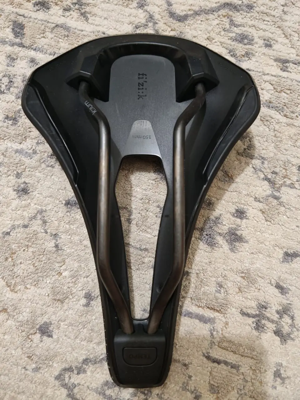 Fizik Tempo Argo R3 Kium rail (Like New !!)