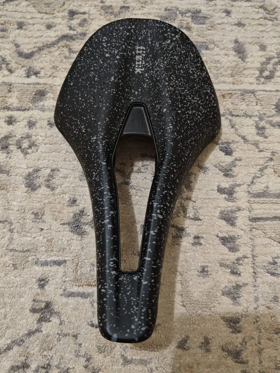 Fizik Tempo Argo R3 Kium rail (Like New !!)