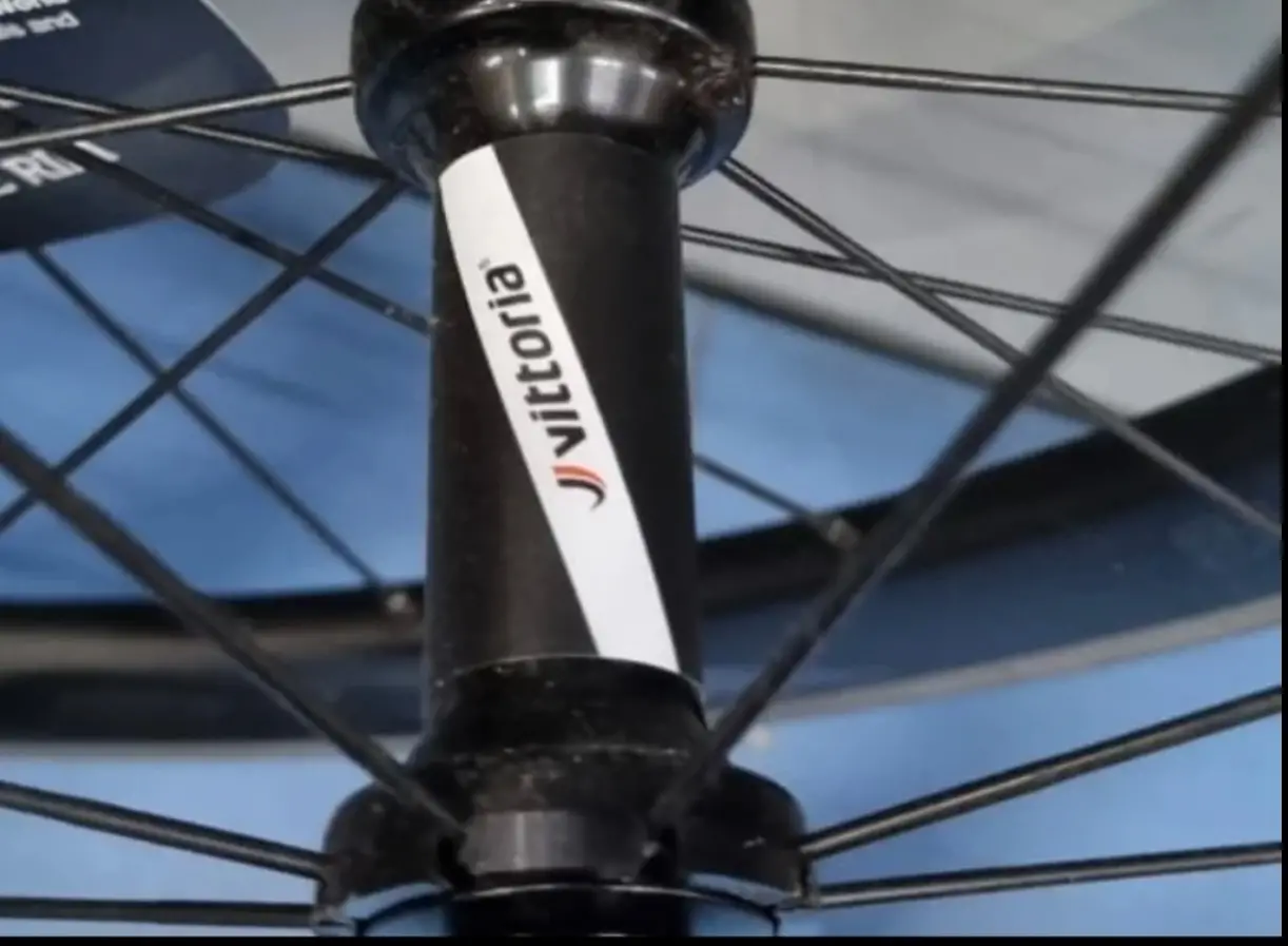 Vittoria Elusion Carbon RimBrake 42mm -Clincher- (Brand New)