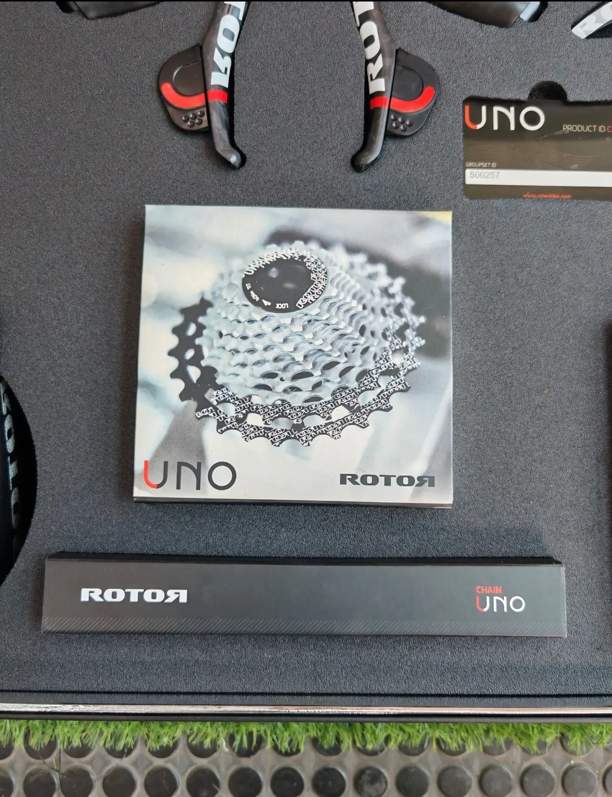Rotor UNO Groupset Disc Flatmount (11-28t) Brand New !!