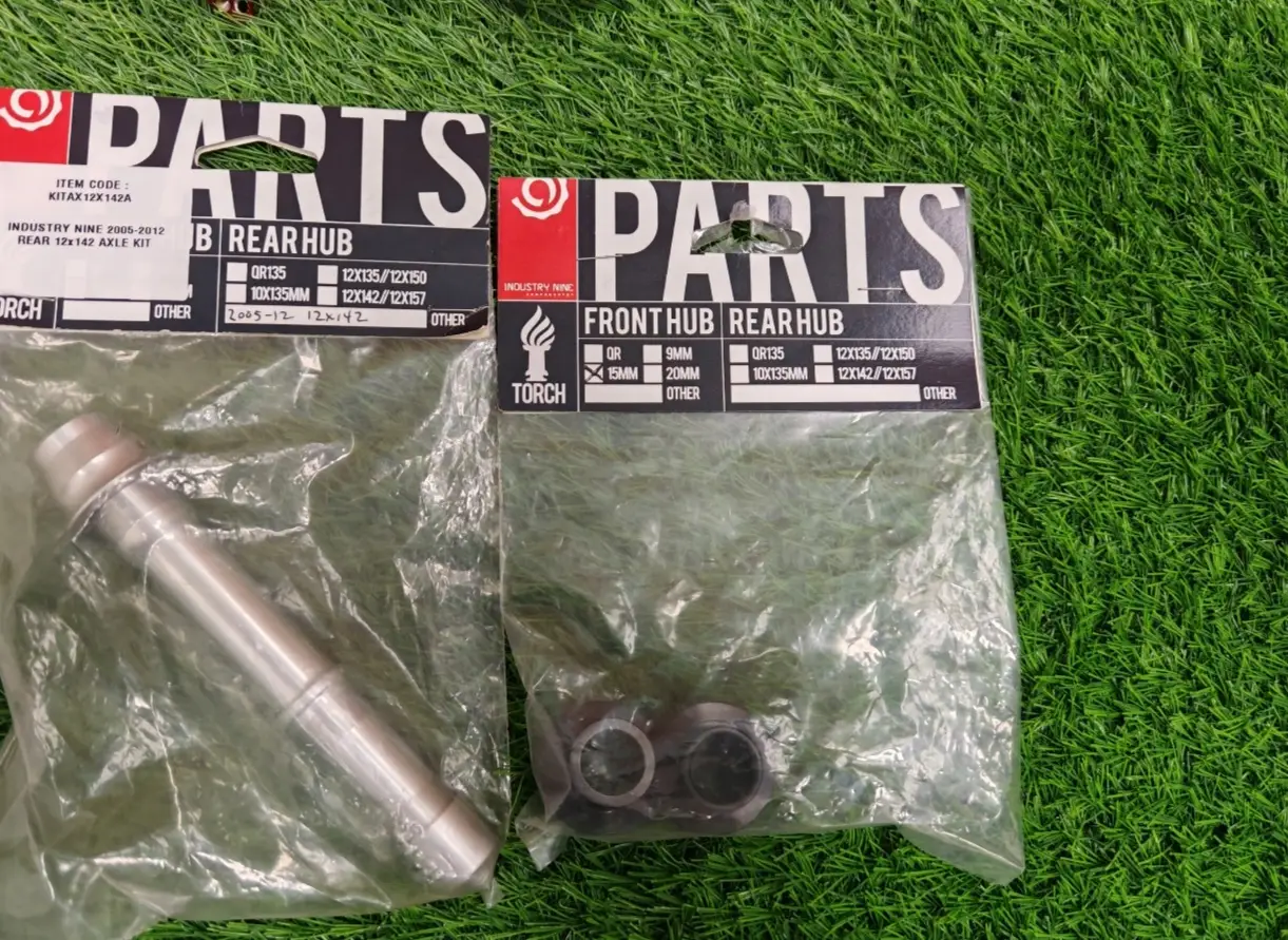 Industry Nine Torch Hub set (24-holes) Non Boost - (Brand New !!!)