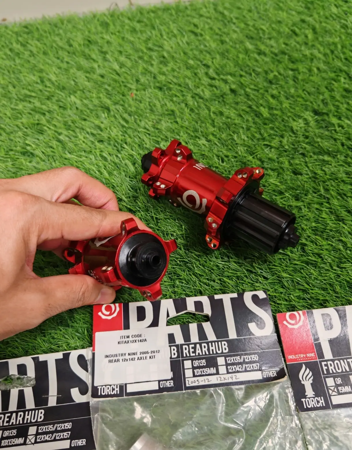 Industry Nine Torch Hub set (24-holes) Non Boost - (Brand New !!!)