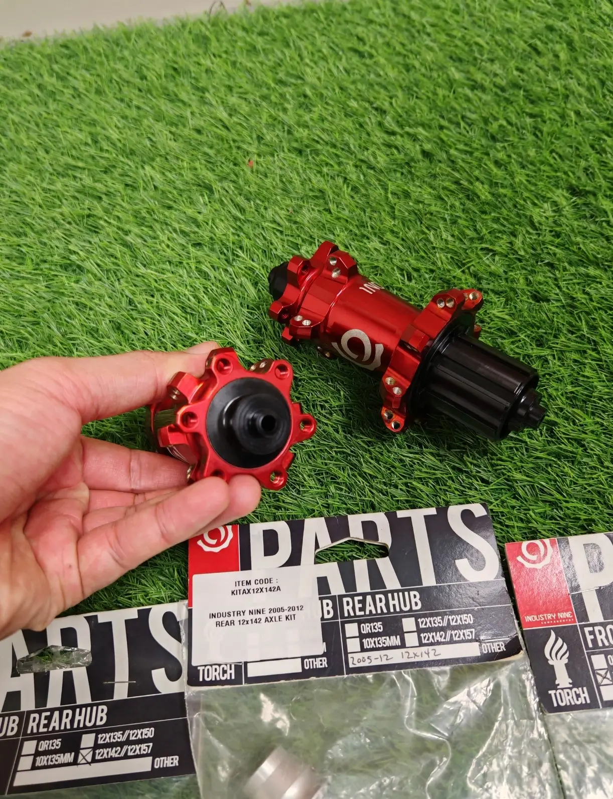 Industry Nine Torch Hub set (24-holes) Non Boost - (Brand New !!!)