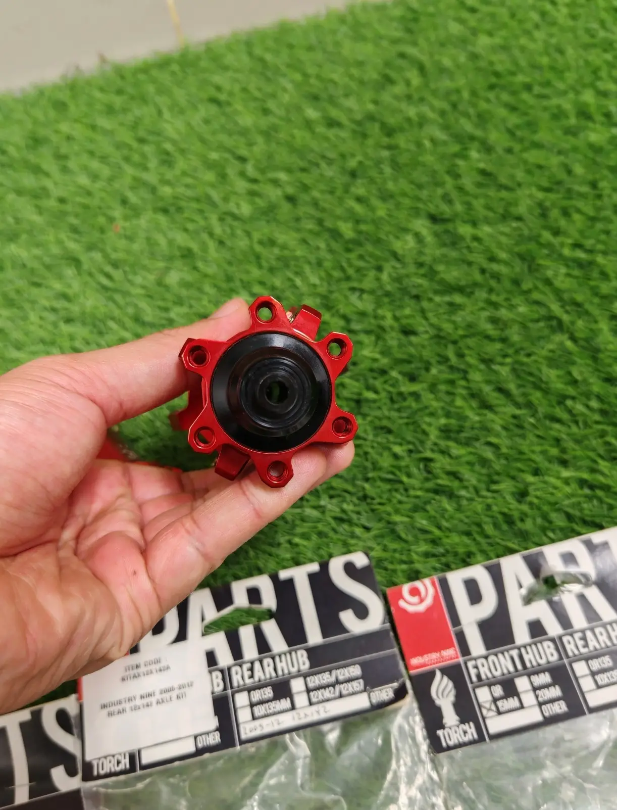 Industry Nine Torch Hub set (24-holes) Non Boost - (Brand New !!!)