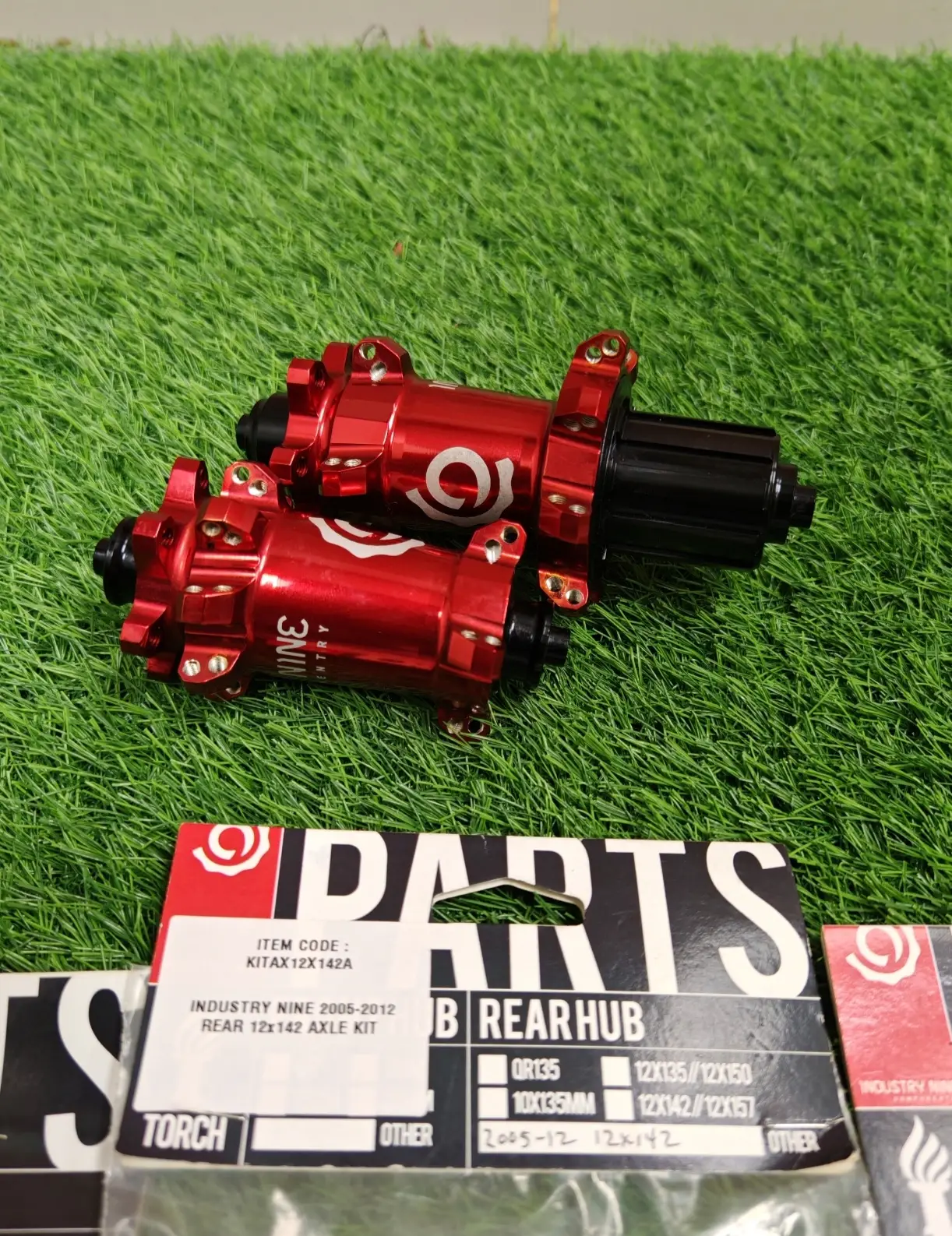 Industry Nine Torch Hub set (24-holes) Non Boost - (Brand New !!!)