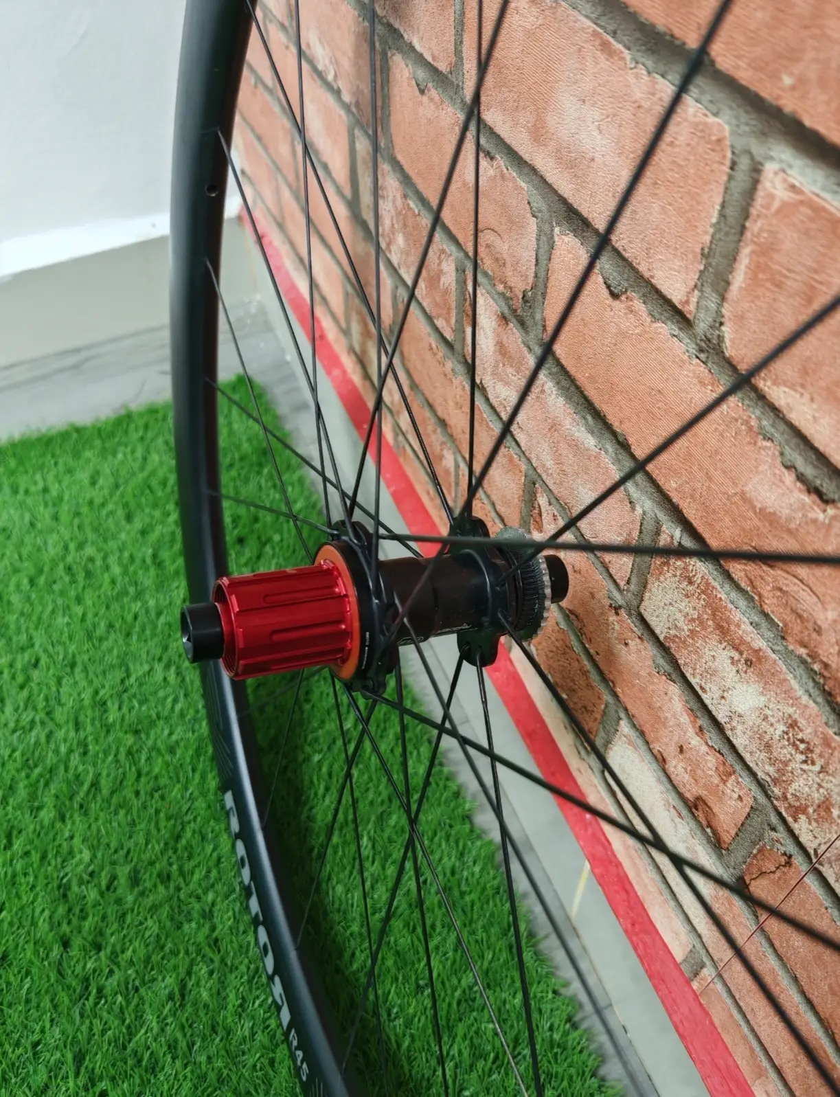 Rotor C45 Carbon SL Disc Wheelset (Clincher; Shimano) Brand New !!!