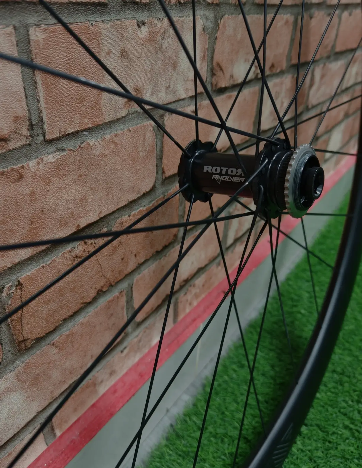 Rotor C45 Carbon SL Disc Wheelset (Clincher; Shimano) Brand New !!!