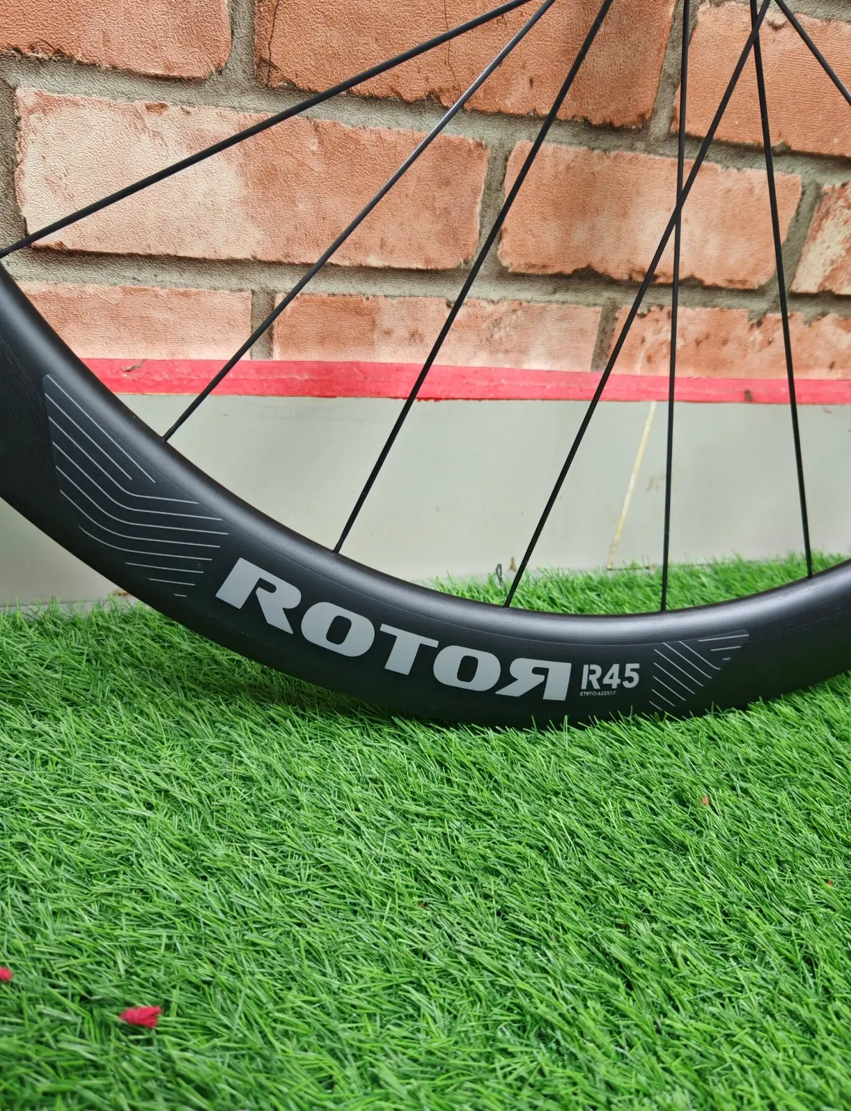 Rotor C45 Carbon SL Disc Wheelset (Clincher; Shimano) Brand New !!!