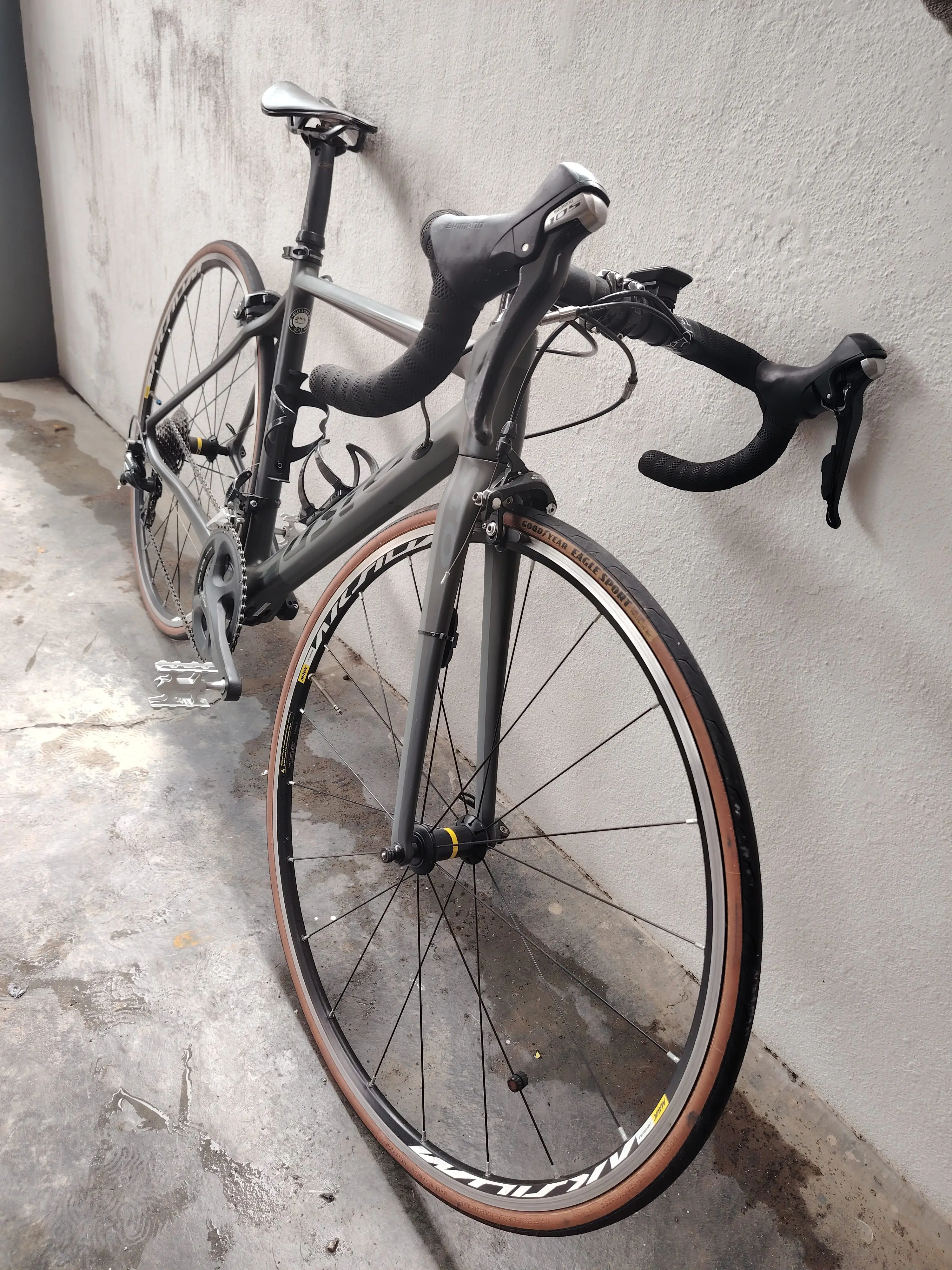 Gusto Road Bike For Sale