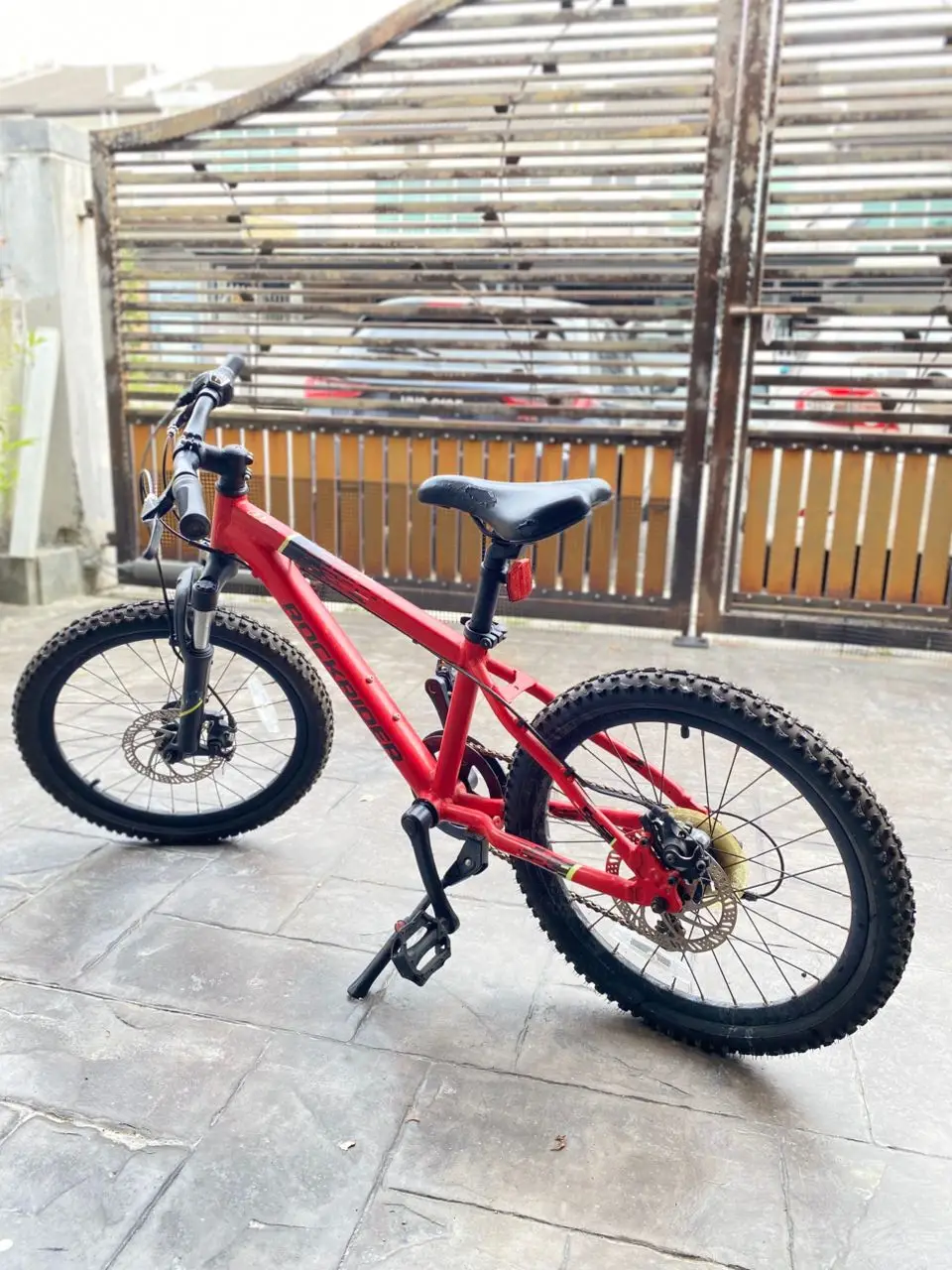 Decathlon Rockrider ST900 20"