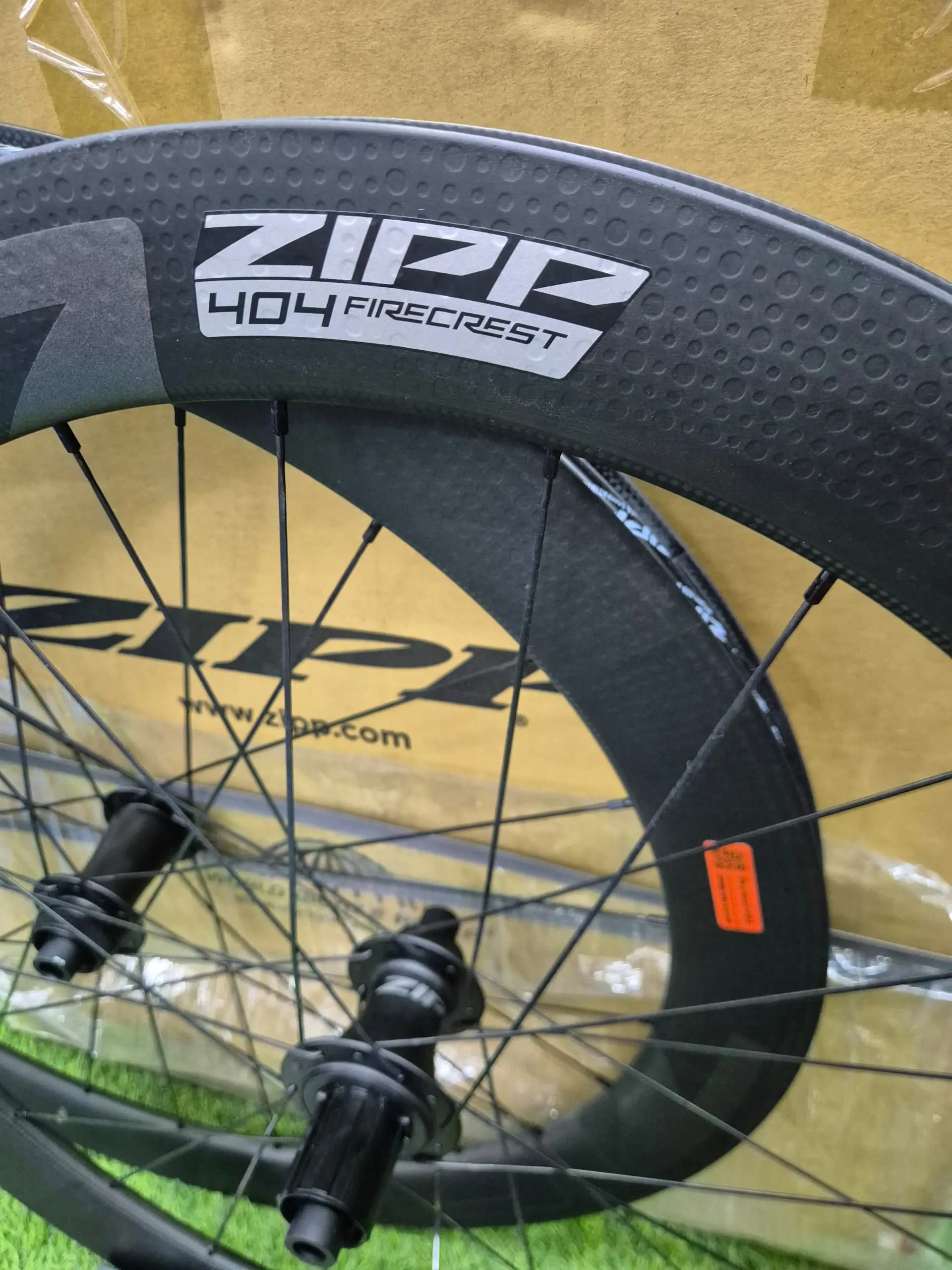 Zipp 404-Firecrest Carbon Wheelset (58mm) - Clincher- (Disc) Brand New !!!