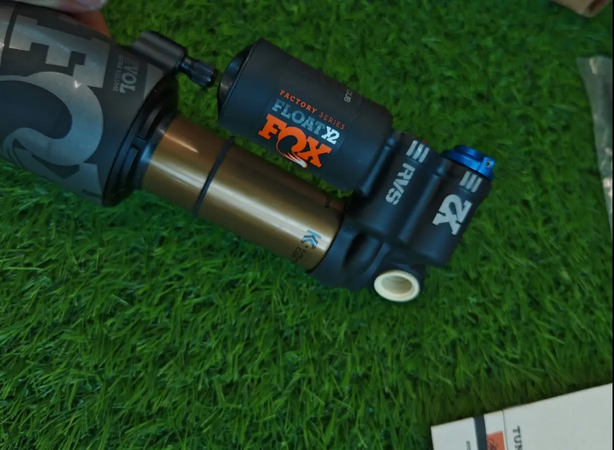 Fox Factory Float X2 (9.5 x 3) Rear Shock - (Brand New !!)