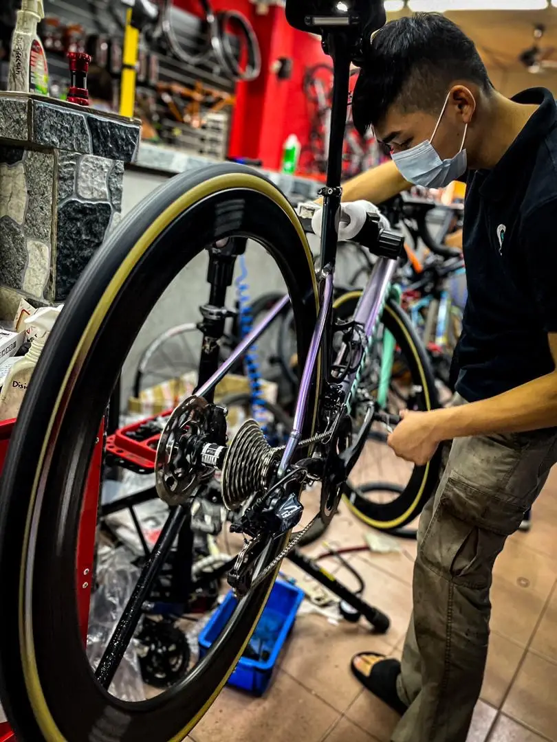 S50 ROAD DISC CARBON WHEELSET  HUB DT350