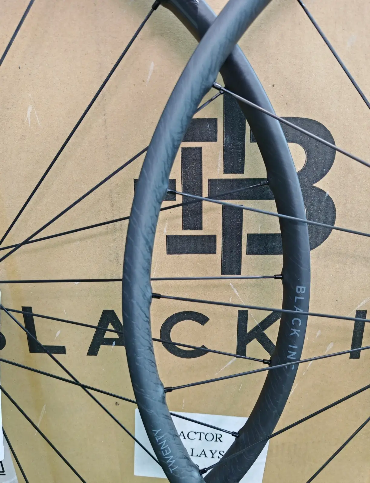 BlackInc TWENTY Disc (Ceramic Speed) Clincher 20mm - Brand New !!