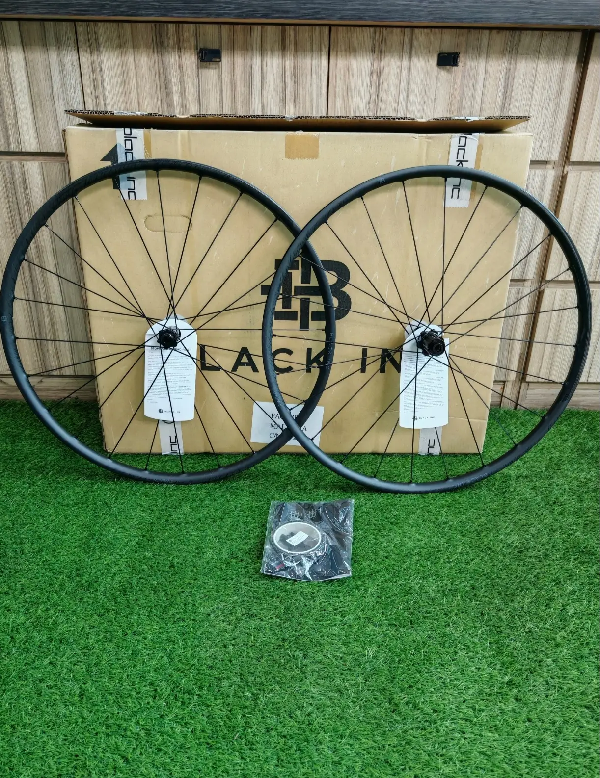 BlackInc TWENTY Disc (Ceramic Speed) Clincher 20mm - Brand New !!