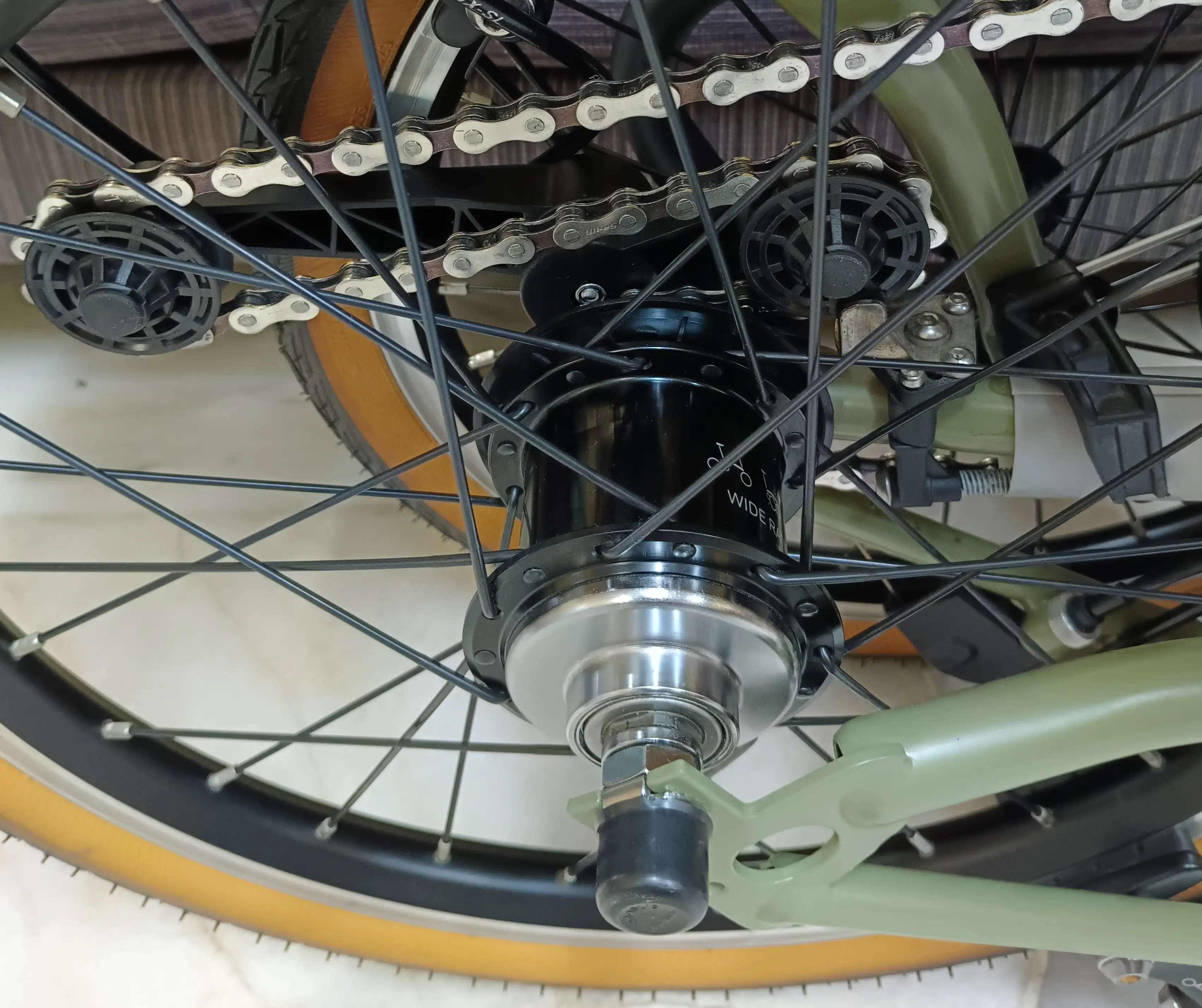 Brompton Explore M6E - Limited Edition - Excellent condition & Really New - Full set