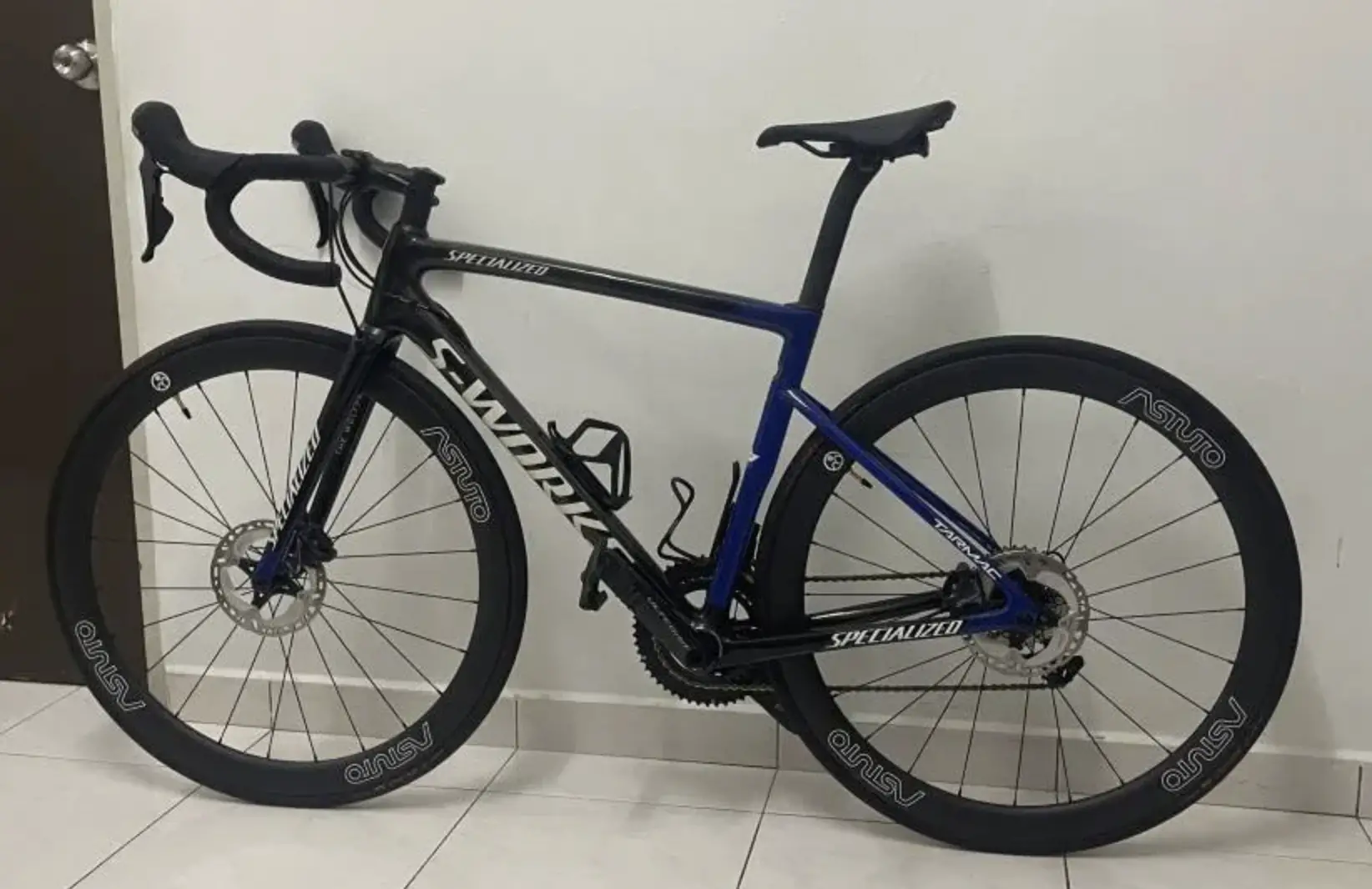 FOR SALE: S-Works Tarmac SL6 Quickstep Disc – The Wolfpack Edition (Size 52)