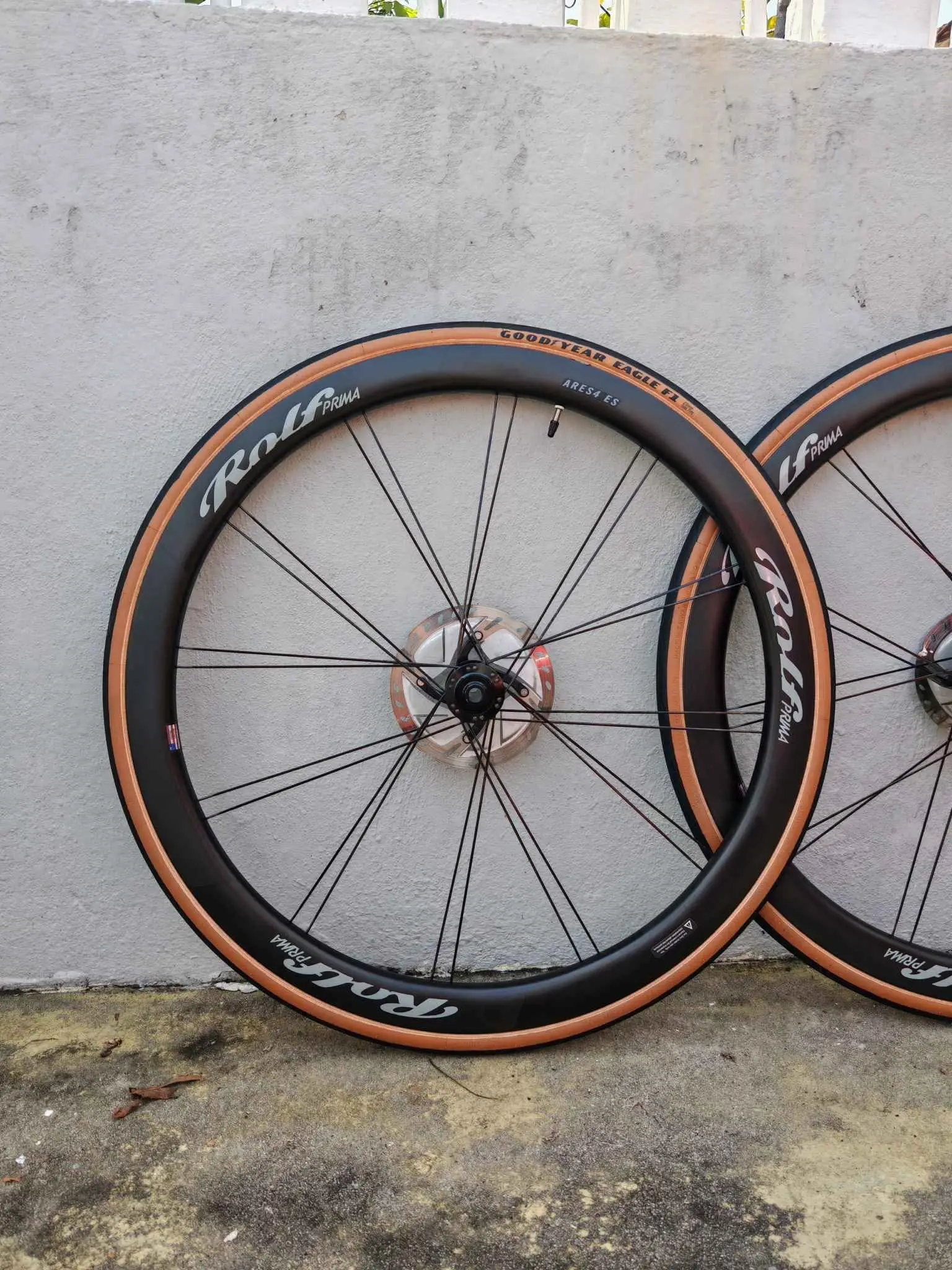 Rolf Prima Ares 4 ES Disc Carbon (Clincher; Shimano) Like New !!!