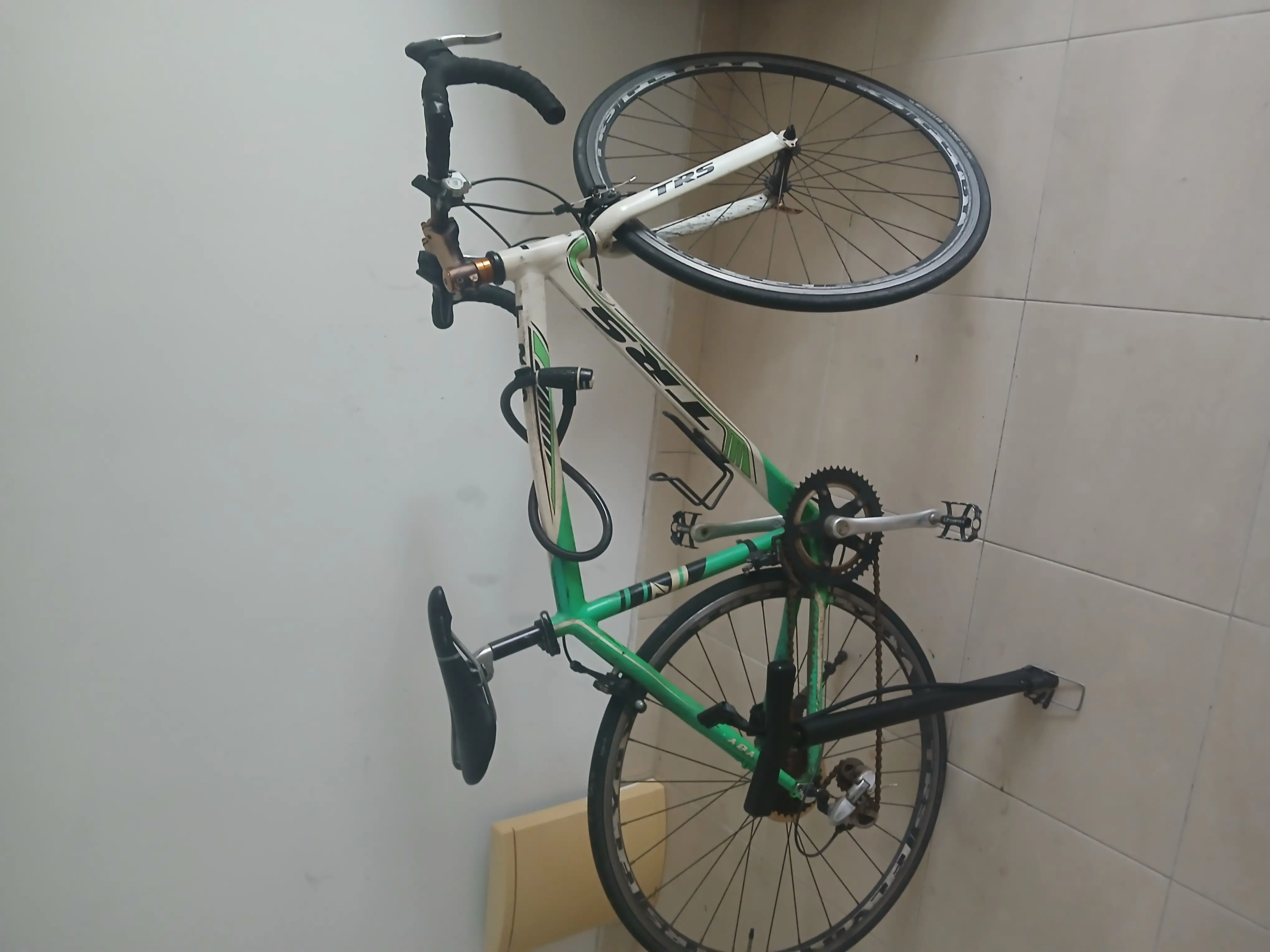 TRS Road Bike second hand (pump & lock included)
