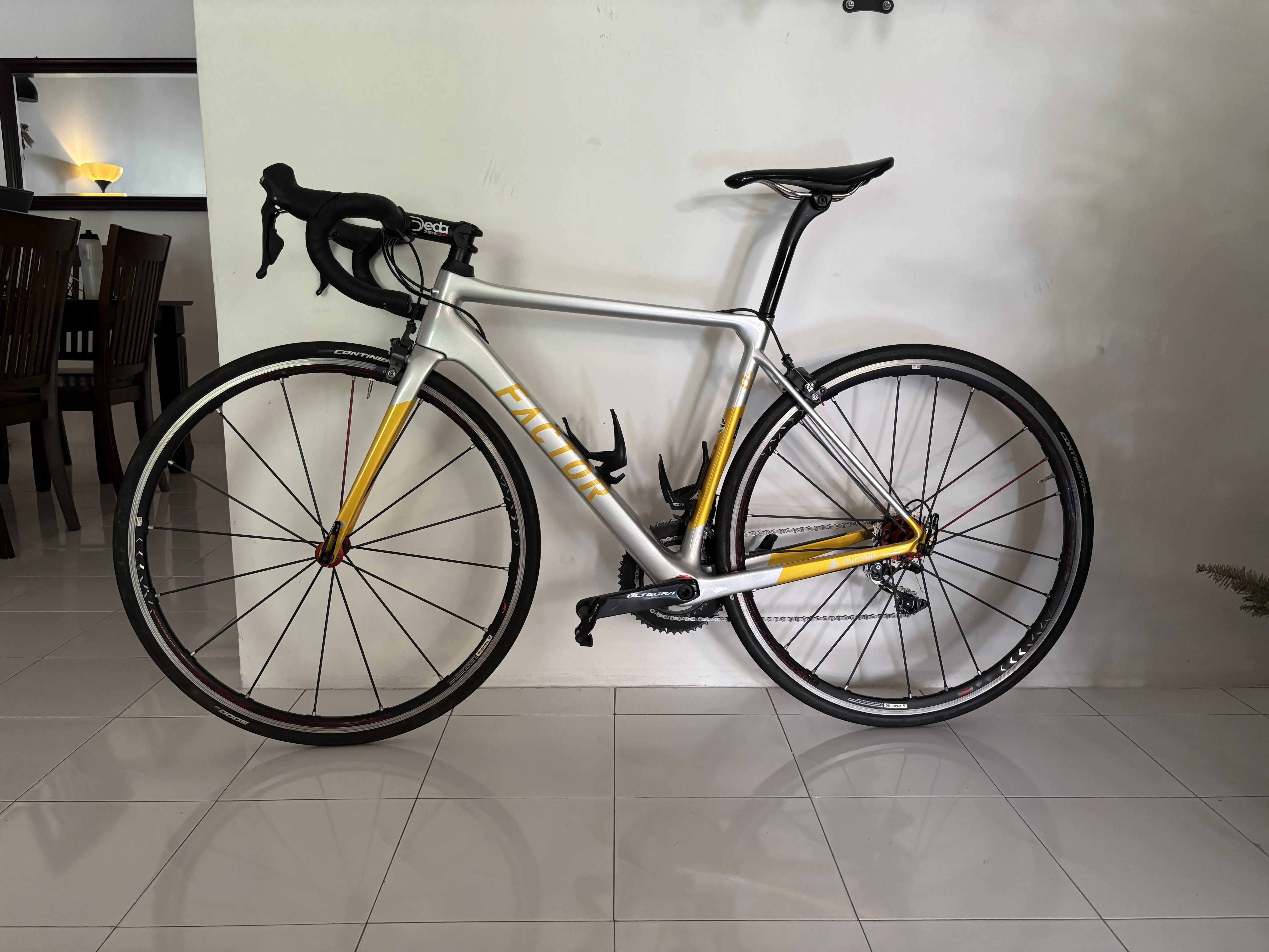 Factor O2 Carbon Road Bike – Size 52