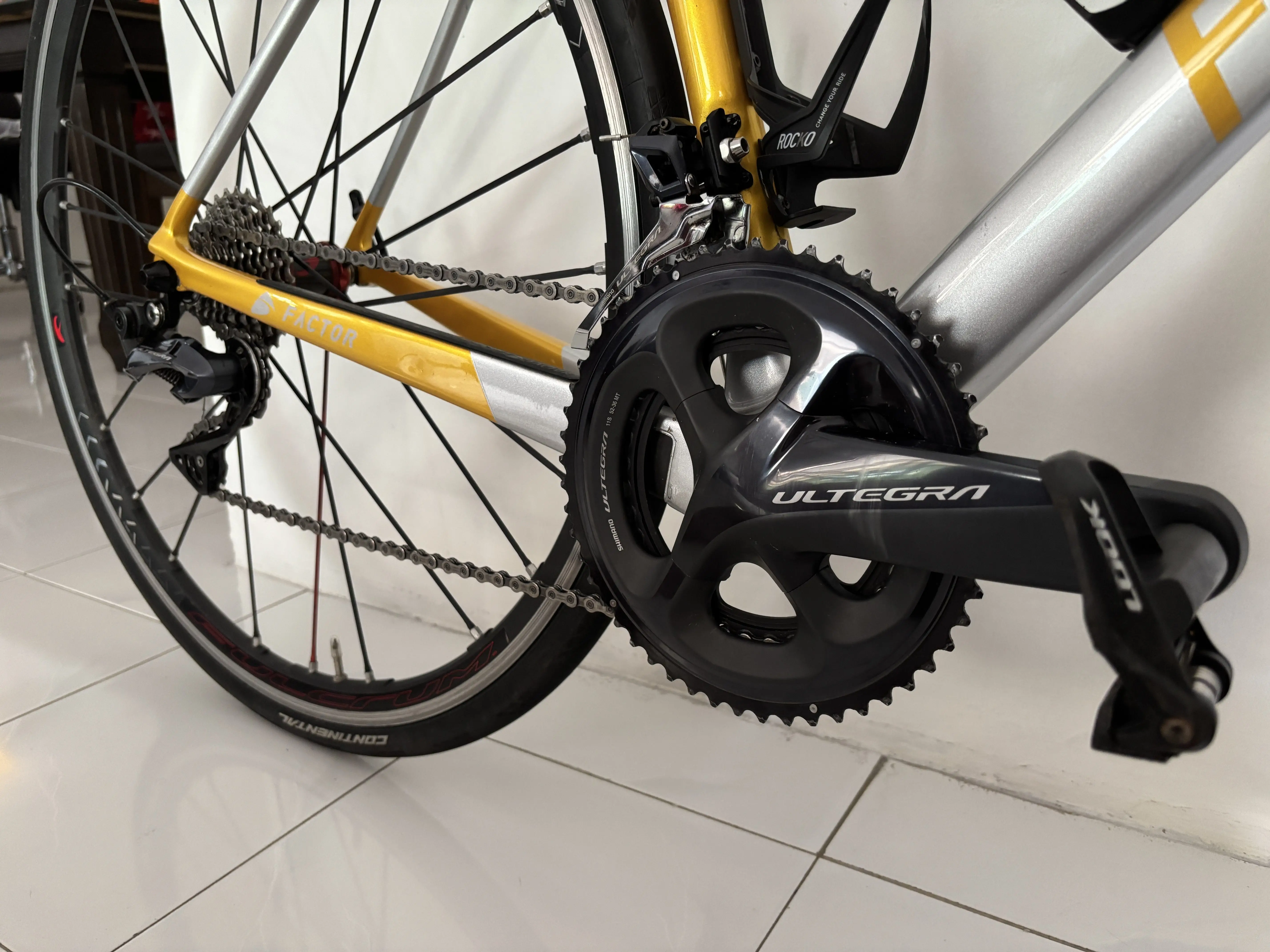 Factor O2 Carbon Road Bike – Size 52