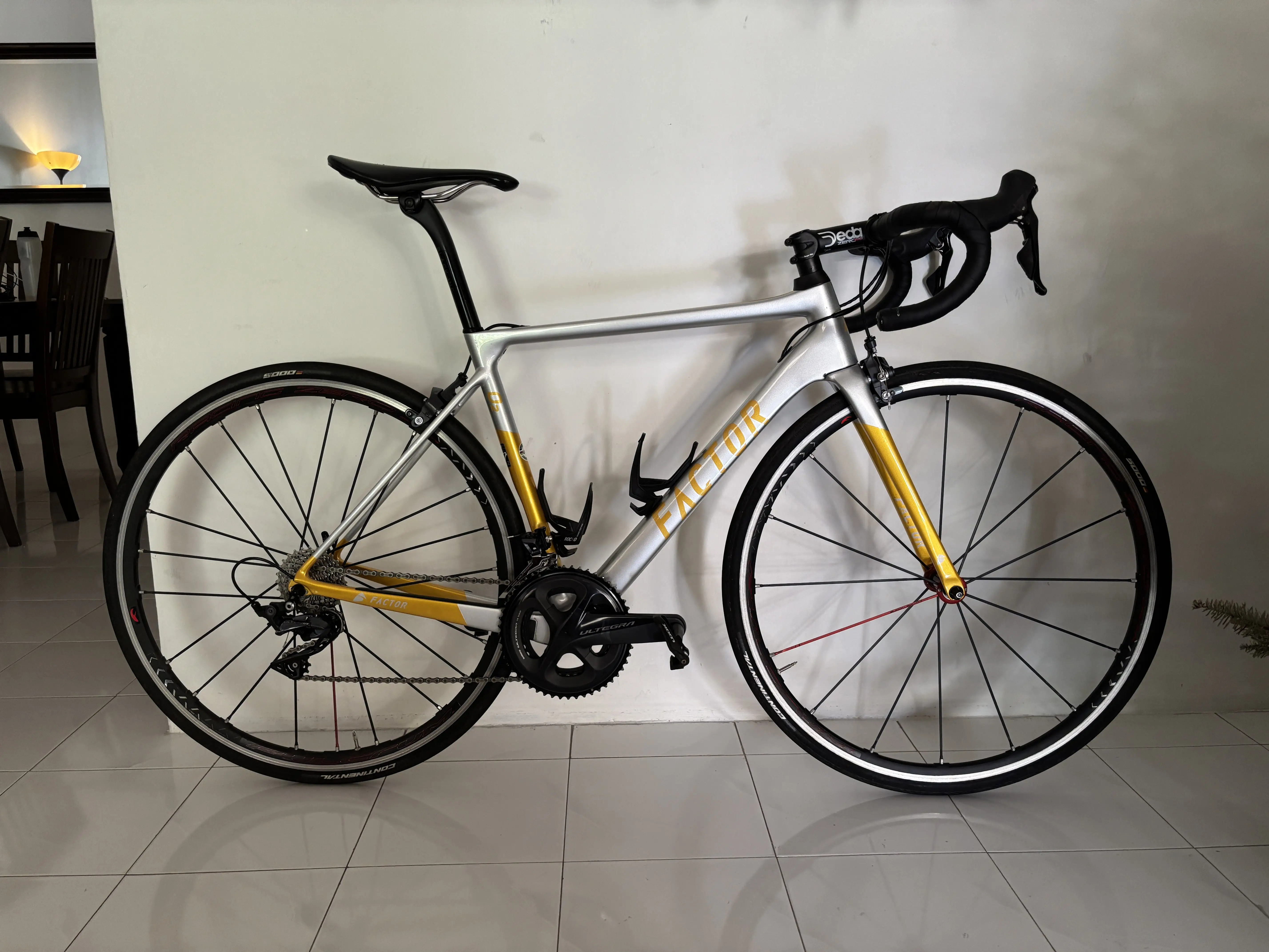 Factor O2 Carbon Road Bike – Size 52