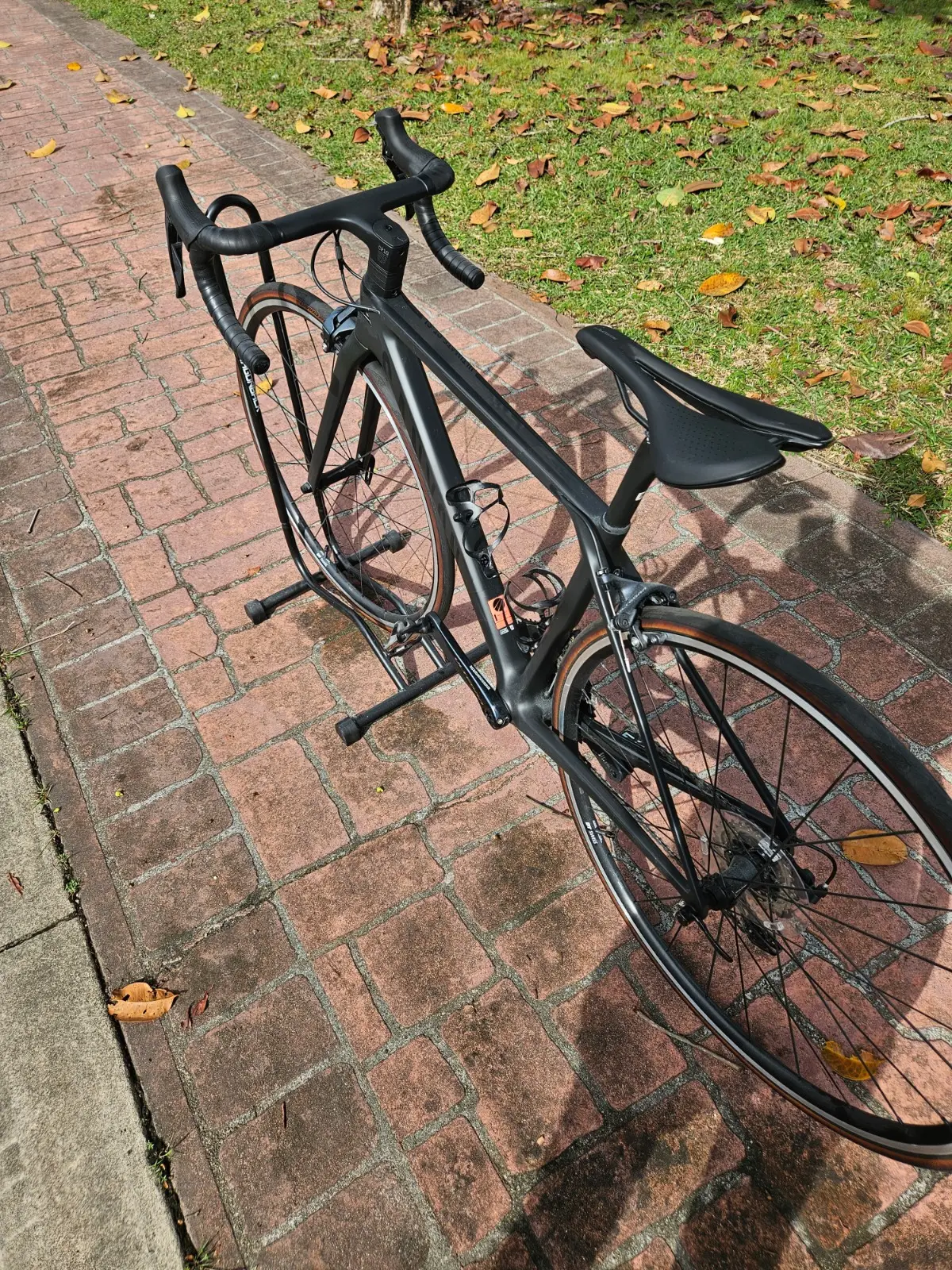 Canyon Ultimate CF SL 8 looking for new owner