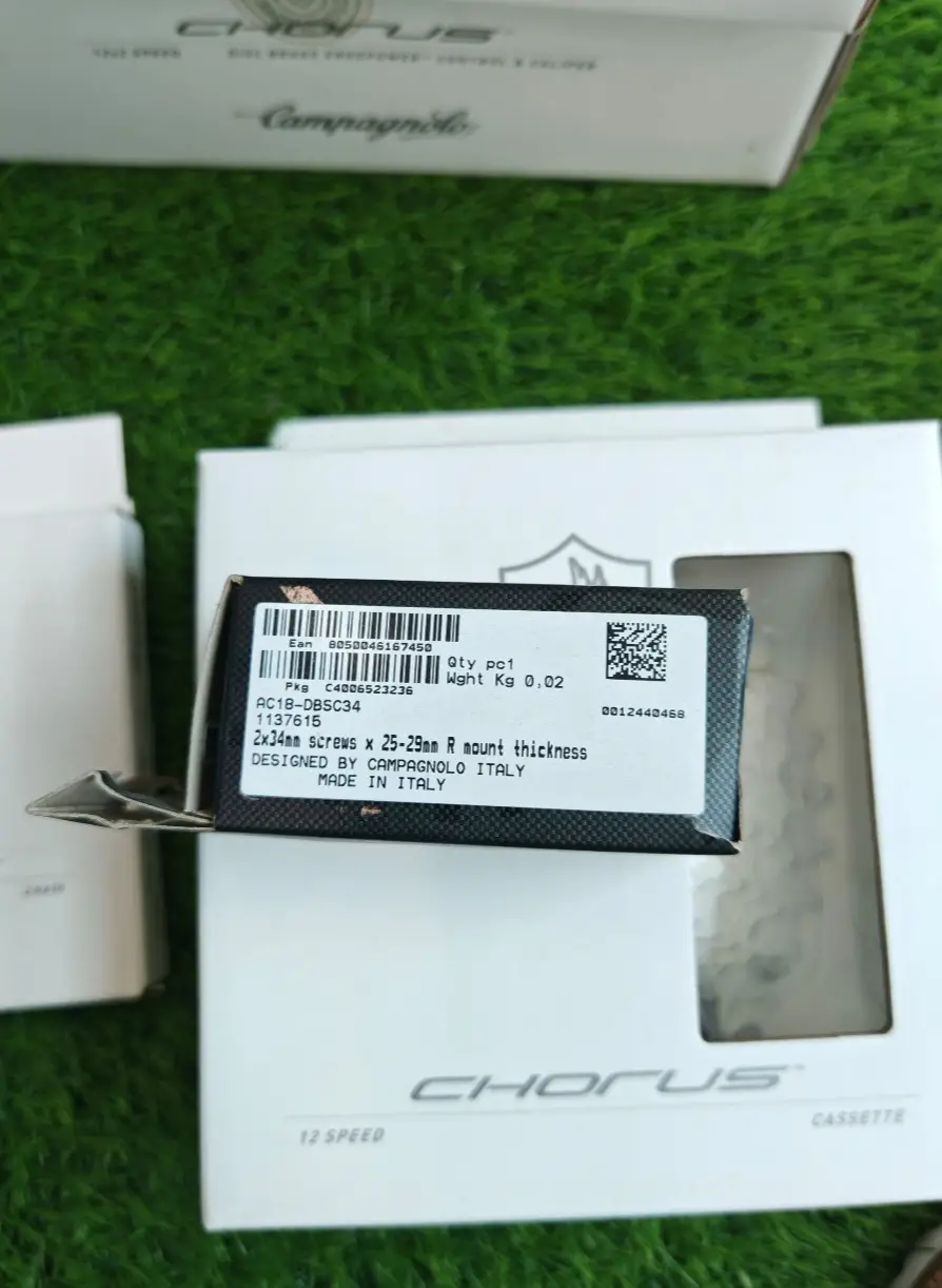 Campagnolo Chorus 12 DISC - 12 Speeds - (Brand New !!)