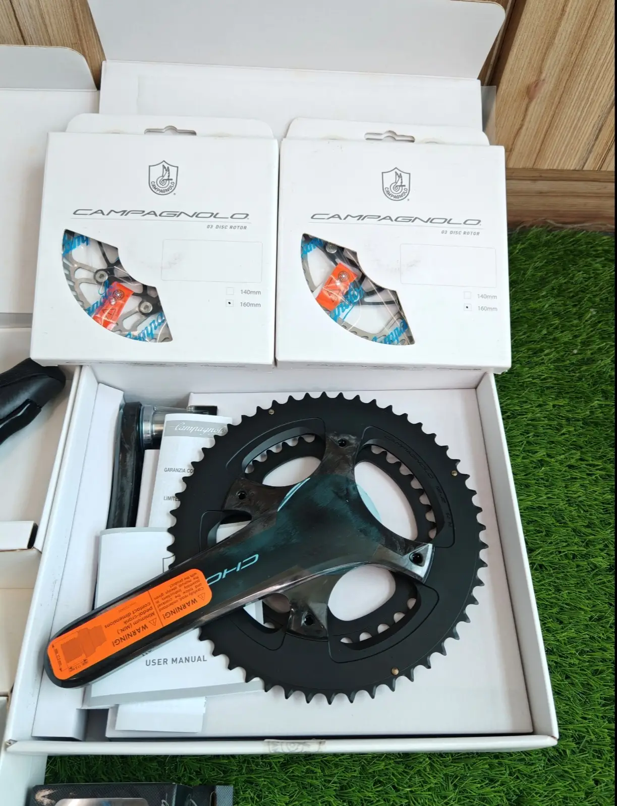 Campagnolo Chorus 12 DISC - 12 Speeds - (Brand New !!)
