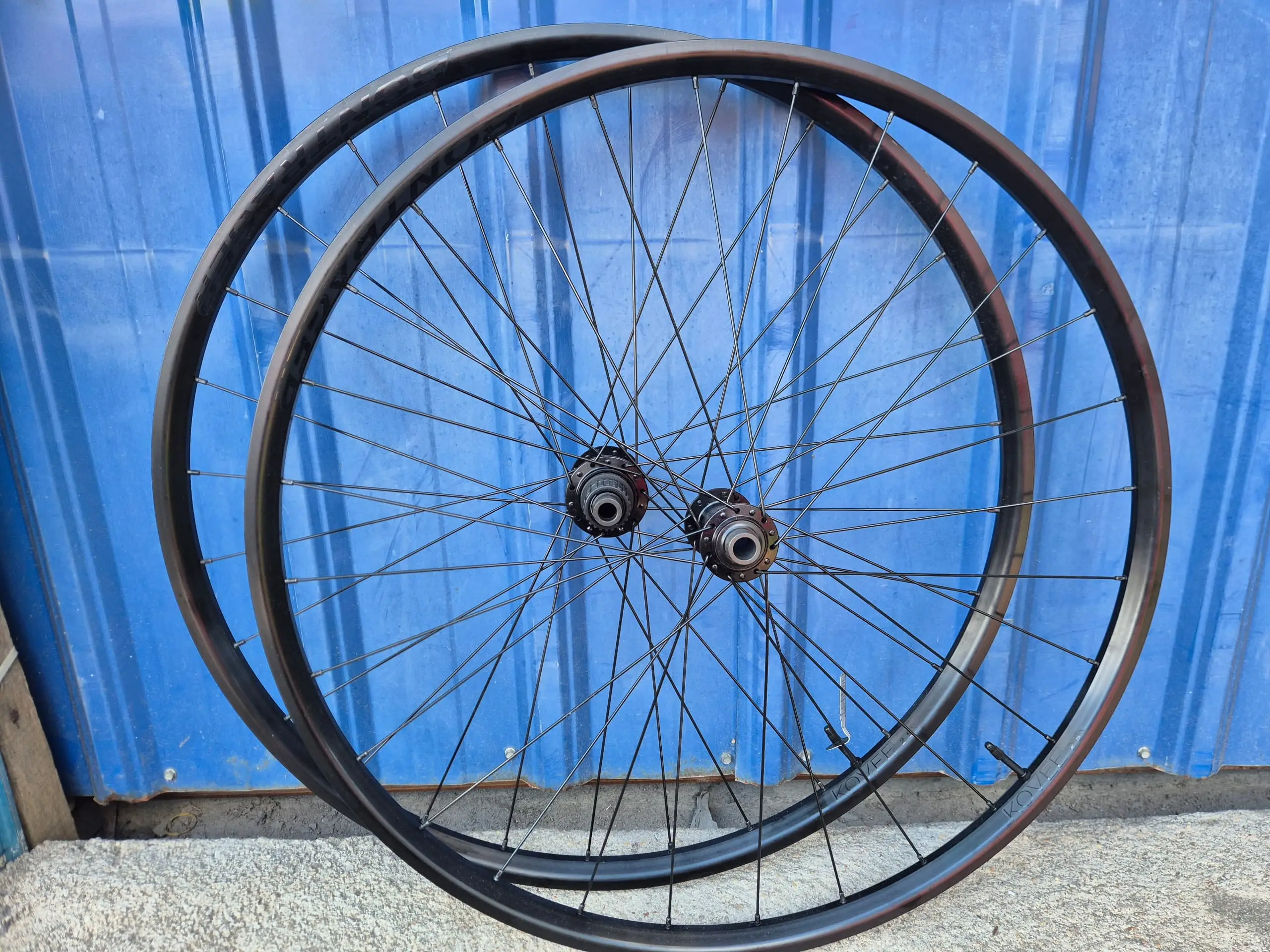 Bontrager Kovee Comp 25 TLR Boost (29er) HG Shimano Bodyhub (Brand New !!!)
