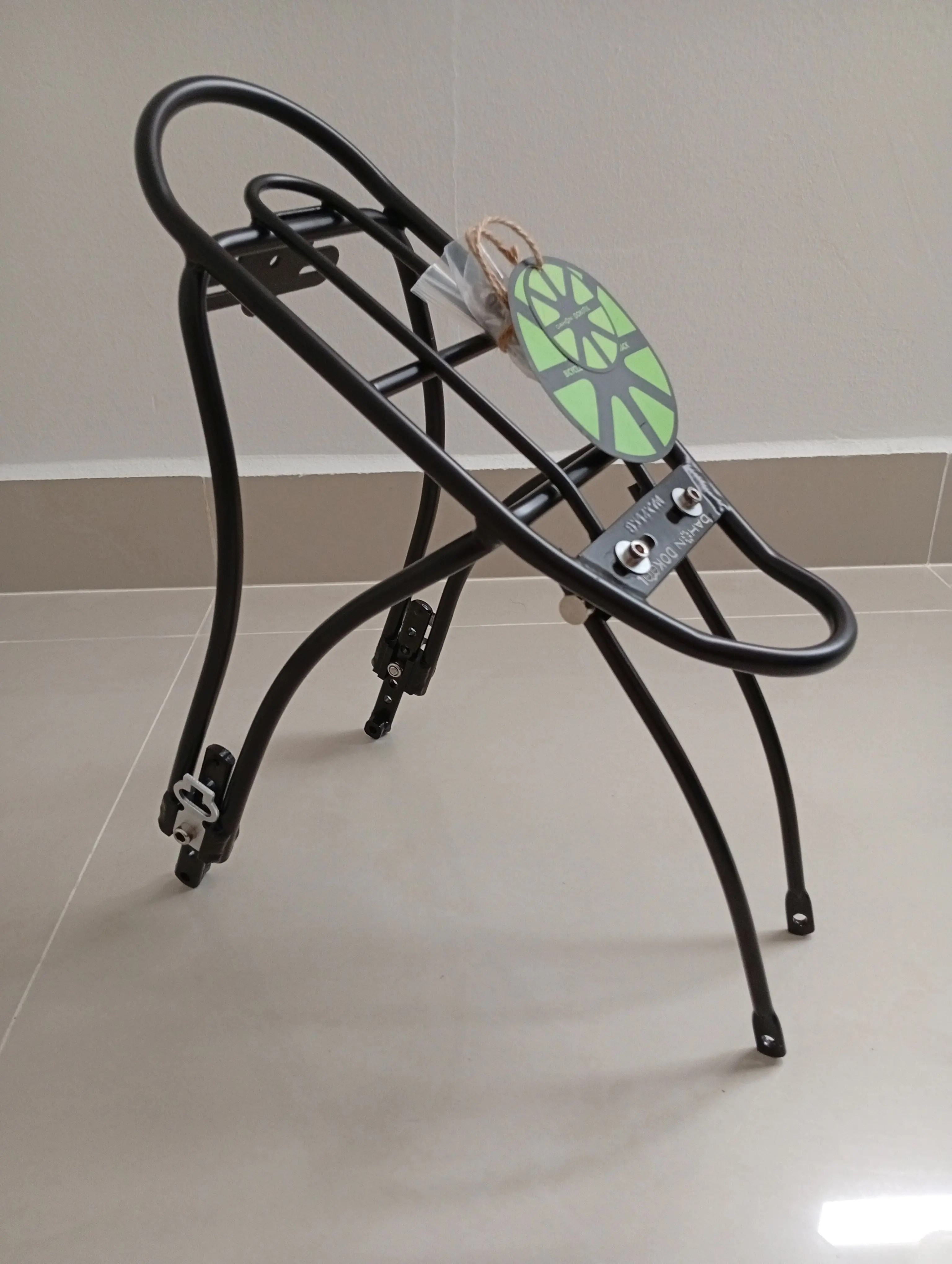 [PRICE: RM90] [New] Dahon DOKOOL series Height Adjustable Aluminum Rear Rack (fit 16-20 inch foldie frame V-brake with eyelet)