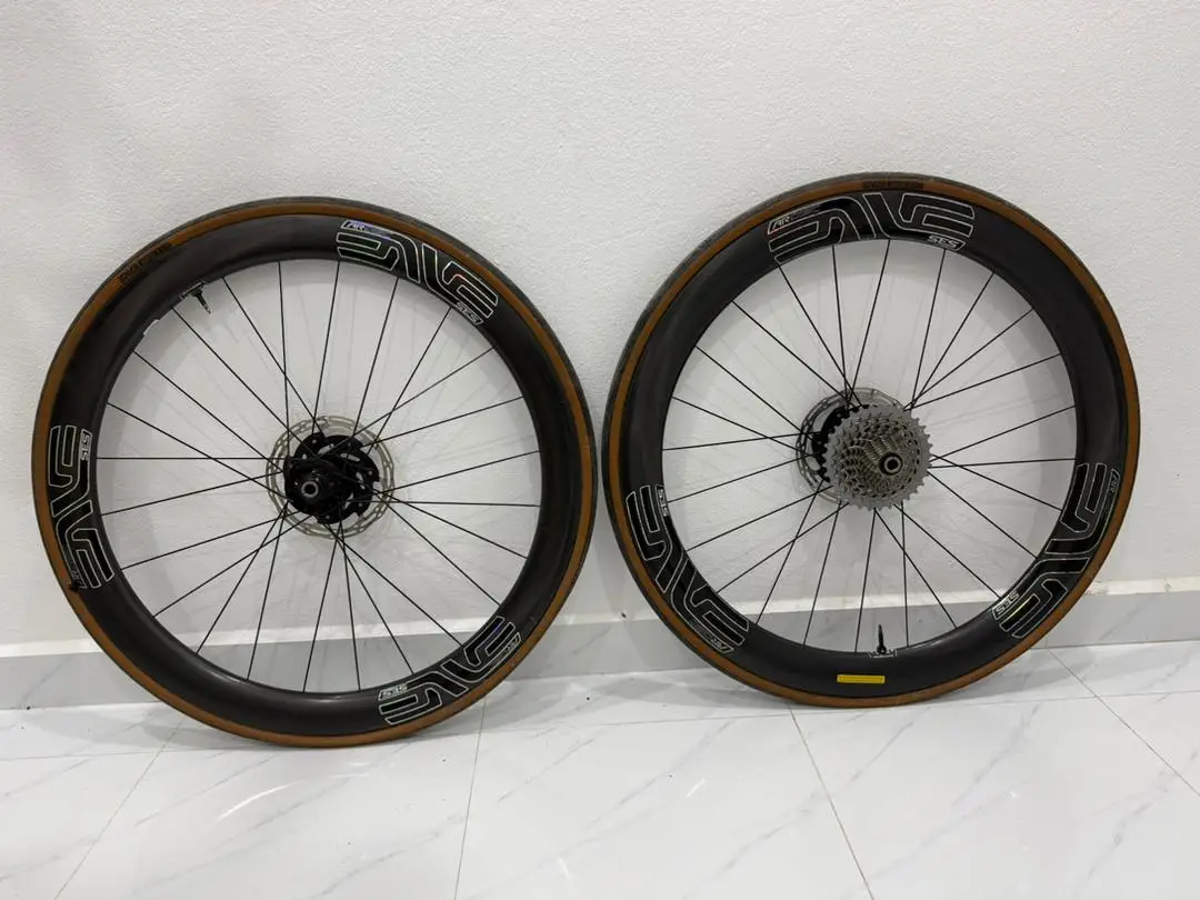 Enve Ses 4.5 + Chris King Hub - (Like New !!!)